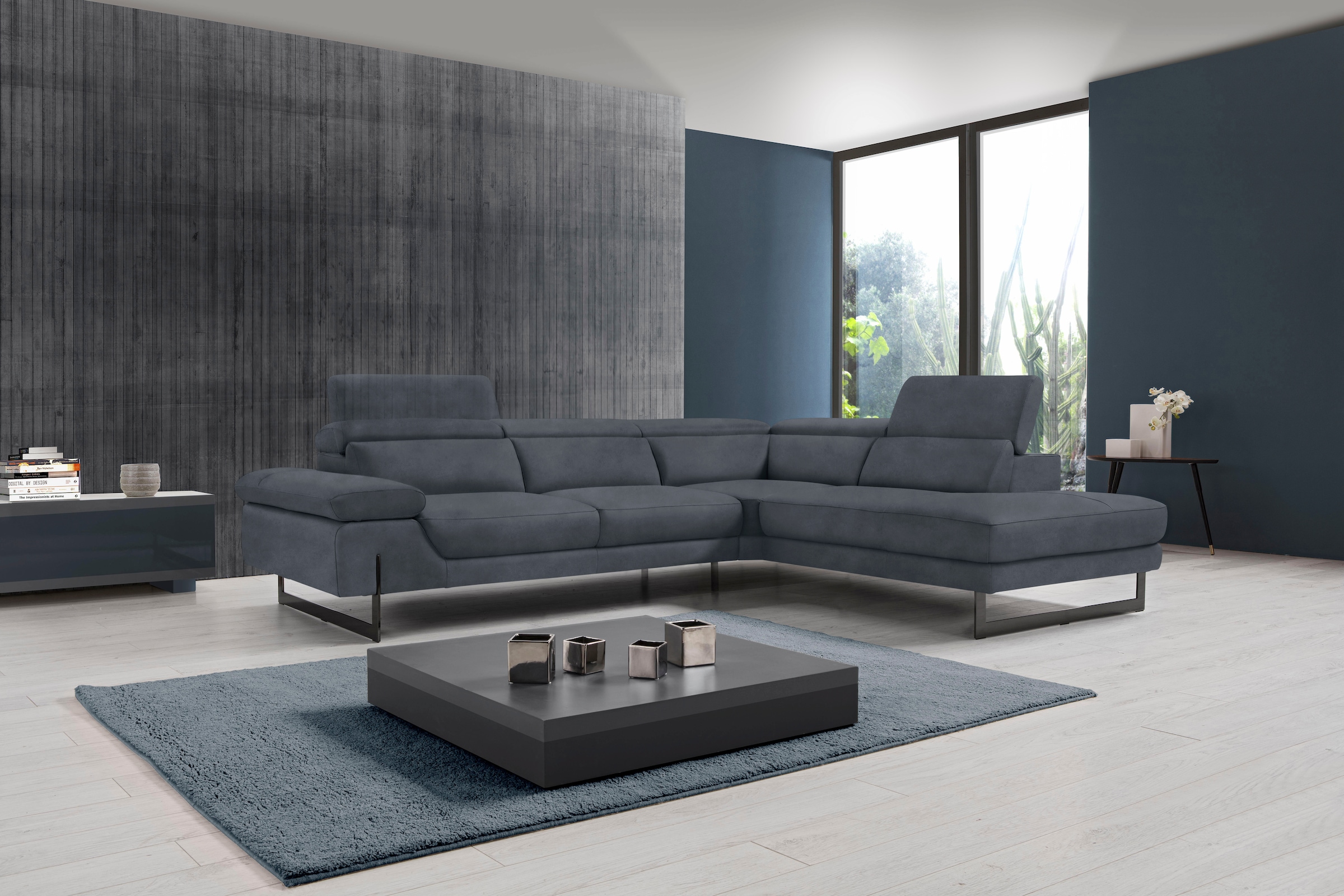 Egoitaliano Ecksofa "Queenie, extravagantes Sofa mit erstklassigem Sitzkomfort, L-Form" mit verstellbarer Armlehne und Kopfteilen für Wohlfühlkomfort