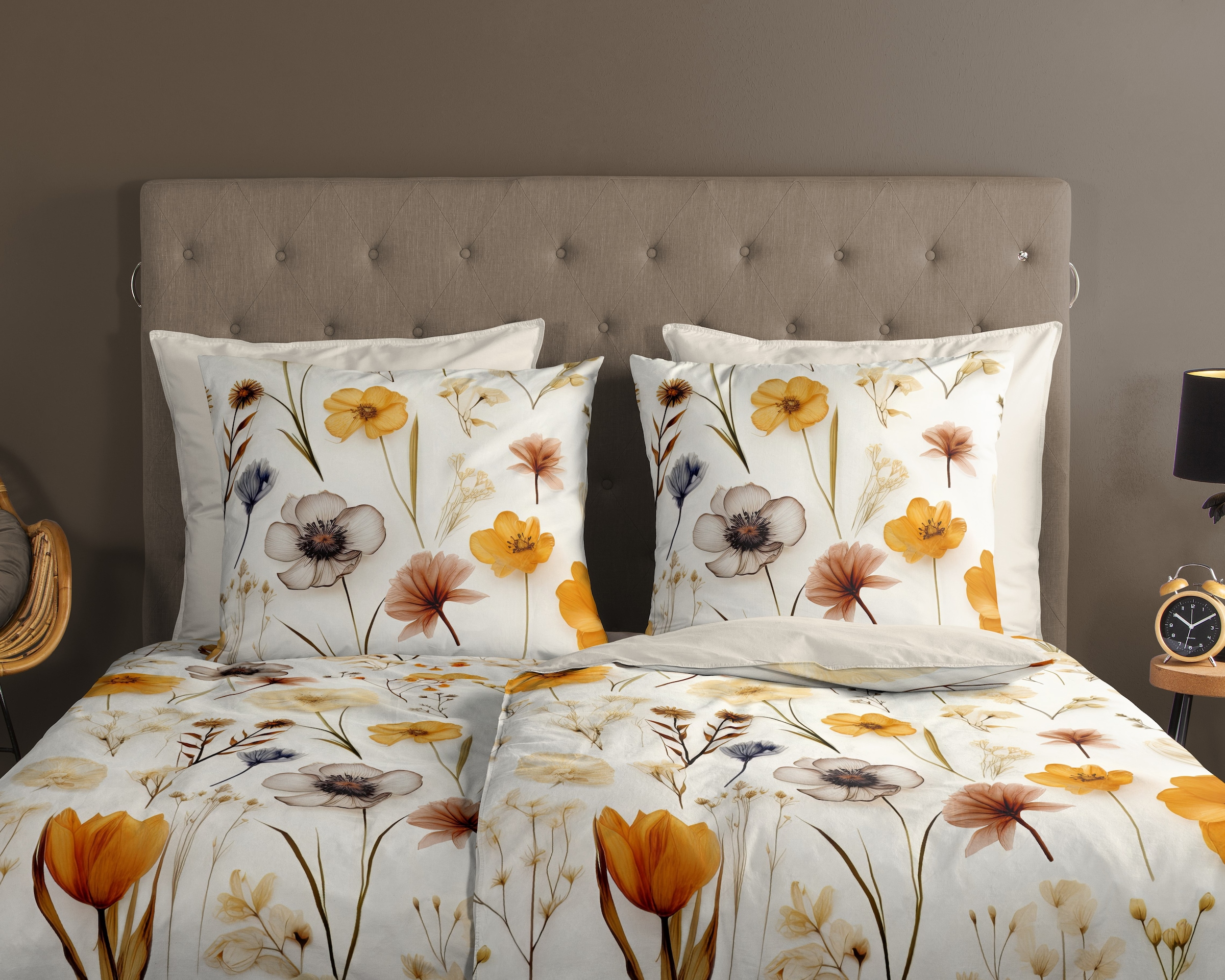 good morning Wendebettwäsche »Lara«, 100% Baumwolle, Renforcé, Reißverschluss, Wendeoptik, Blumen, Sand