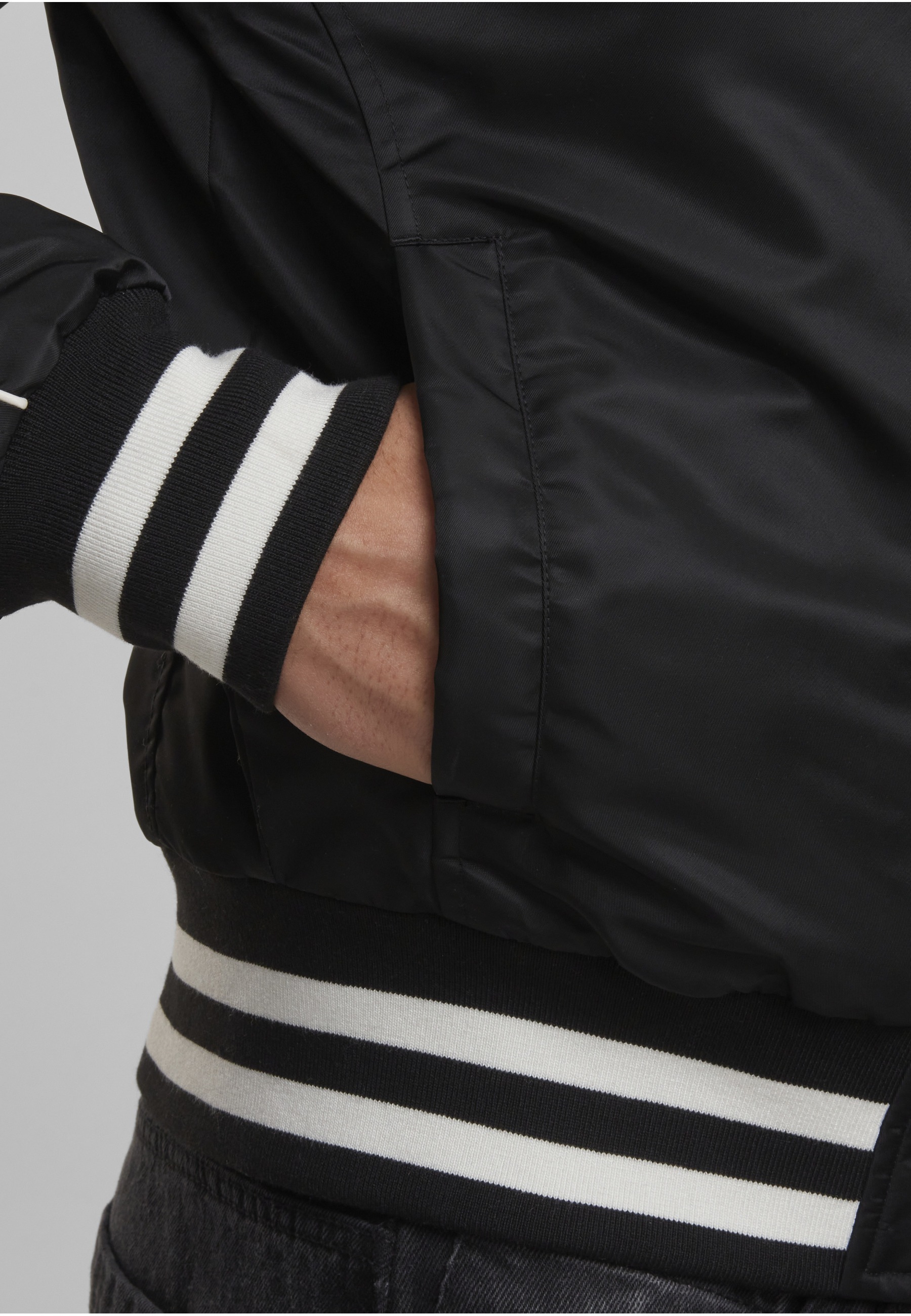 URBAN CLASSICS Bomberjacke »Urban Classics Racer Bomber Jacket« 1 Stk. tlg. ohne Kapuze