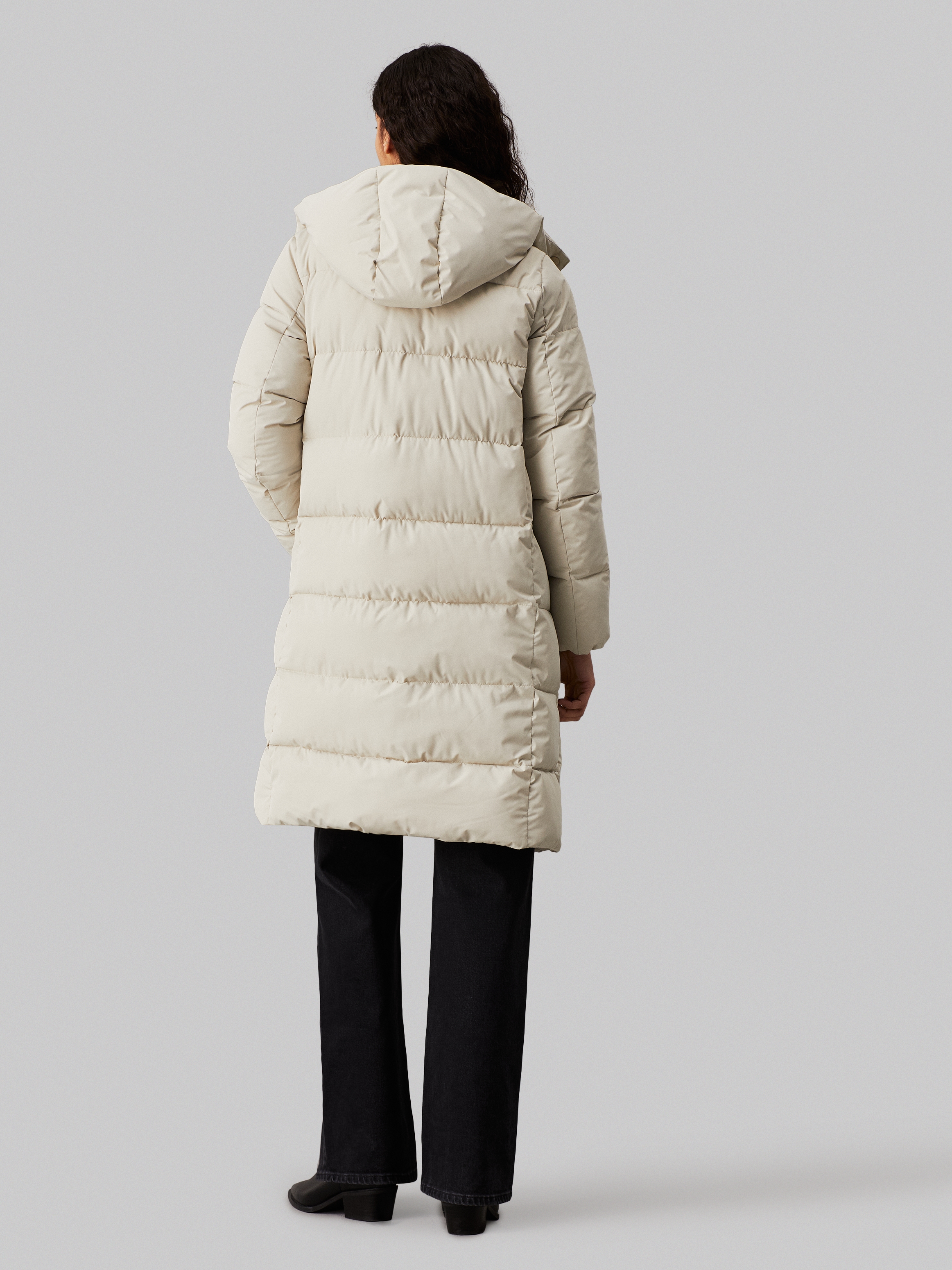 Calvin Klein Jeans Langjacke »MONOLOGO NON DOWN LONG PUFFER«, mit Kapuze, mit gedrucktem Logomarkenlabel