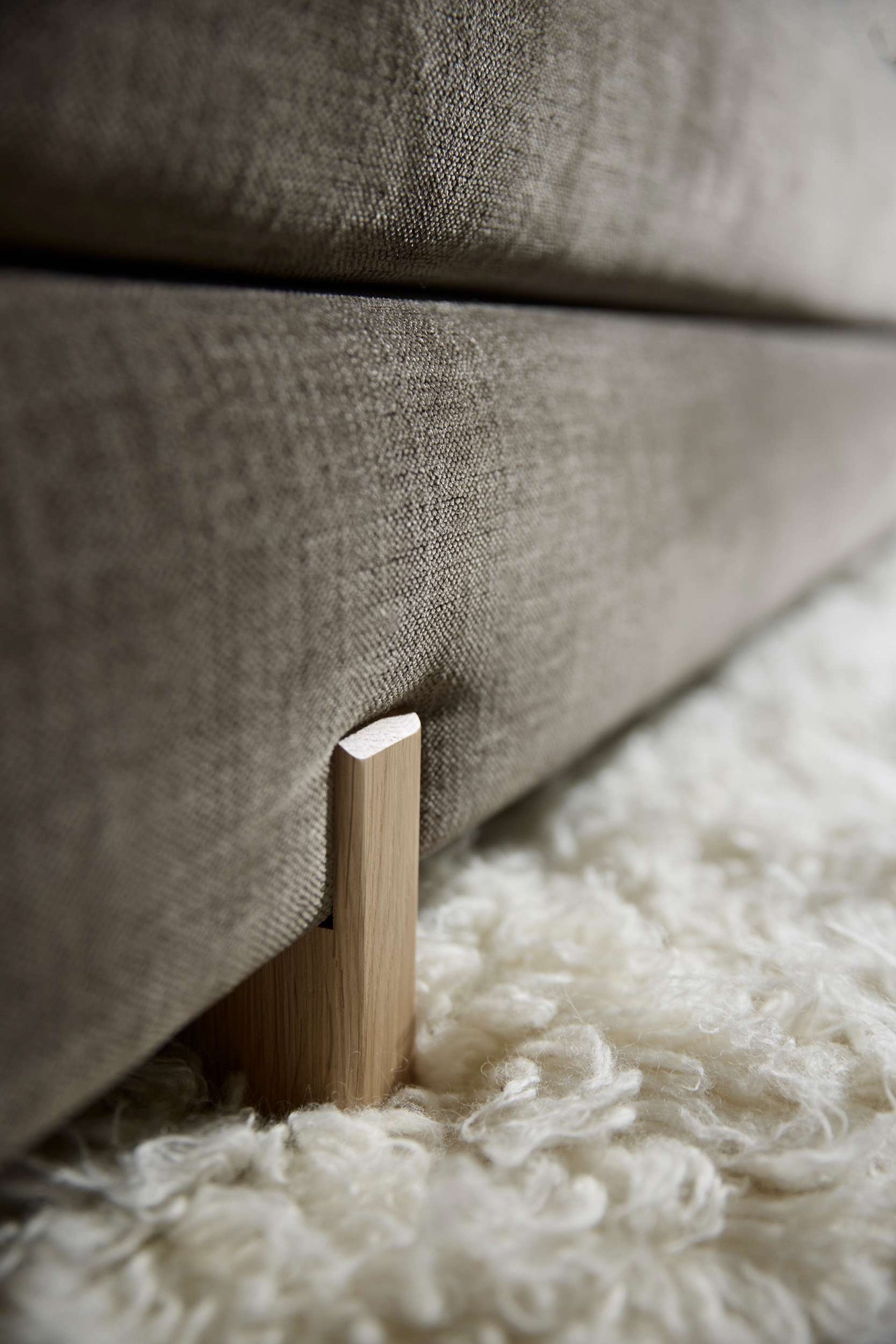 INNOVATION LIVING ™ Stapelliege »Sigmund 411 Eiche-Beine« Daybed mit zwei Federkernmatratzen, Fußteil schwarz