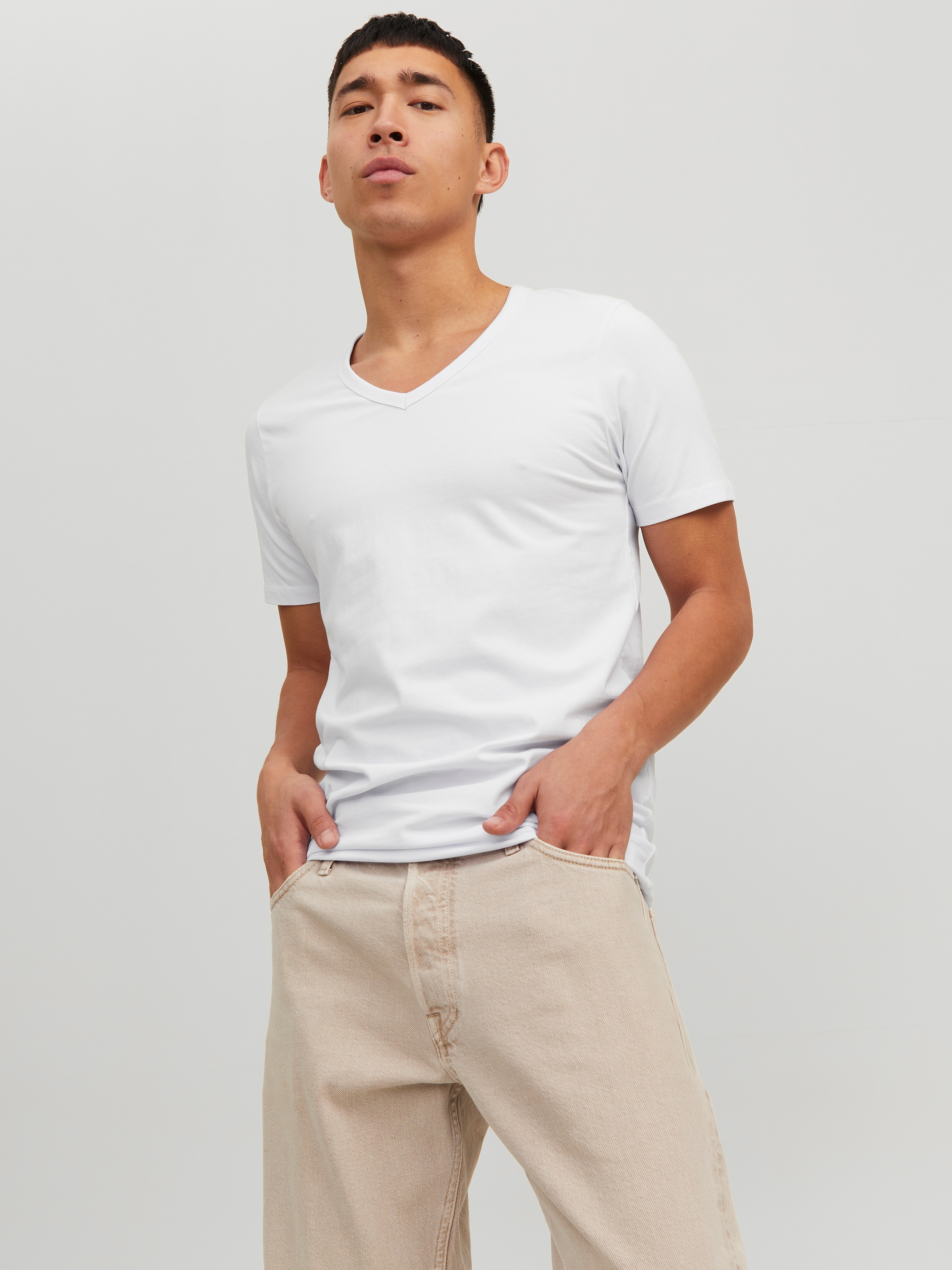 Jack & Jones T-Shirt "SLIM- FIT BASIC TEE V-NECK" mit V-Ausschnitt günstig online kaufen
