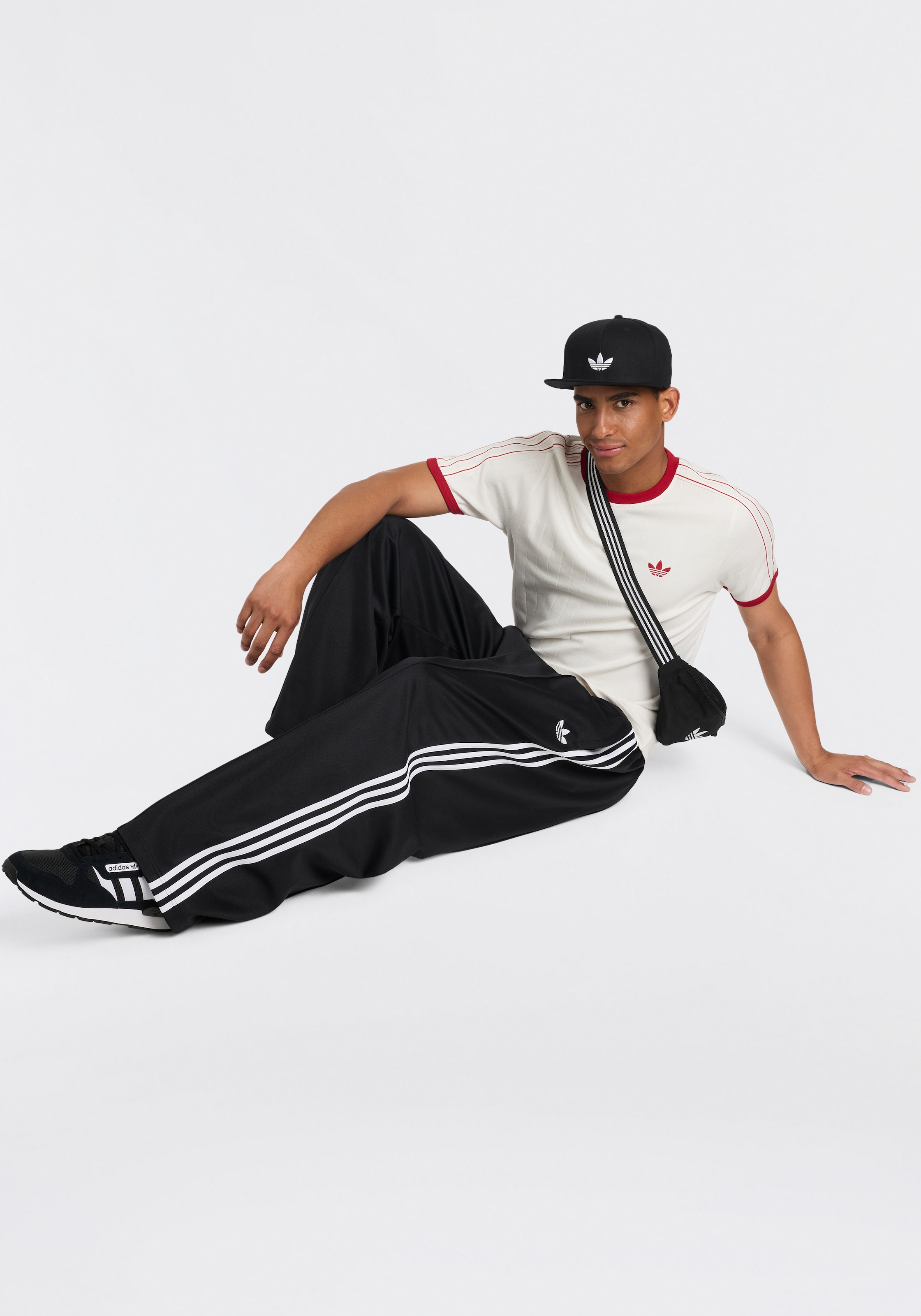 adidas Originals Sporthose »OS TP«  mit normal-weiter Passform, lange Hose, aus Baumwolle und Polyester