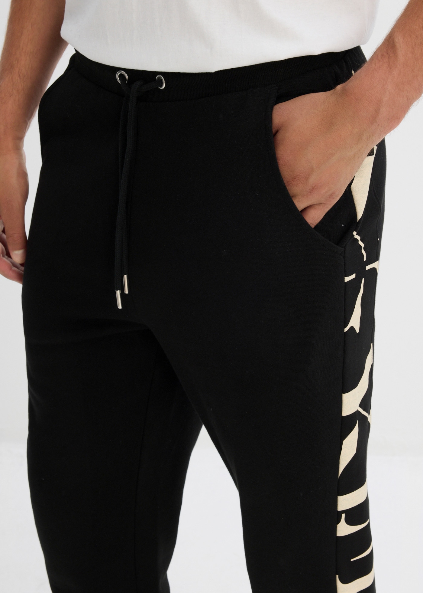 bonprix Sweathose  mit Print-Einsatz, Regular Fit, aus Baumwolle