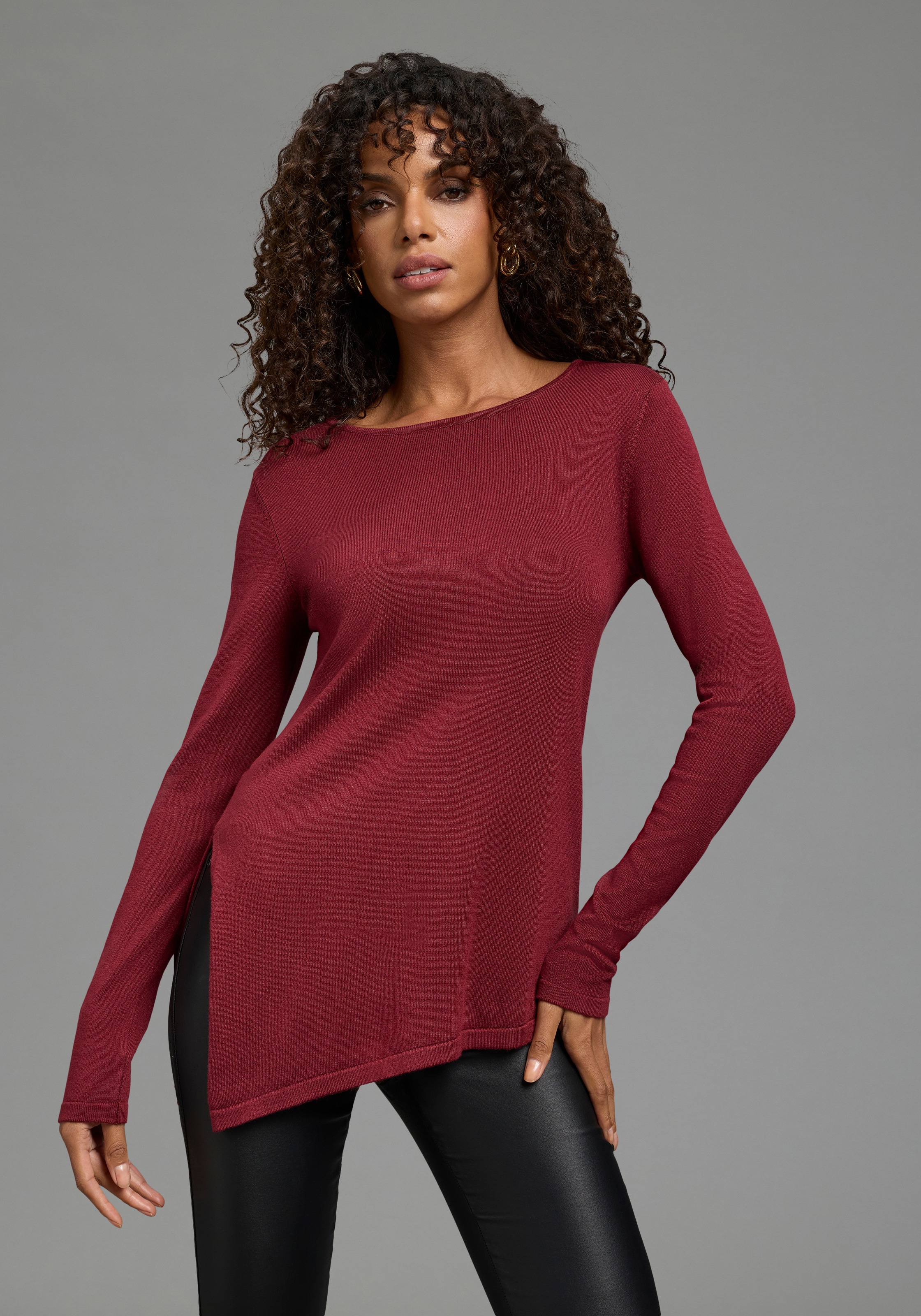 Bruno Banani Strickpullover "mit asymmetrischem Saum und seitlichem Schlitz" Rundhalsausschnitt, hüftbedeckende Länge, figurbetonte Passform