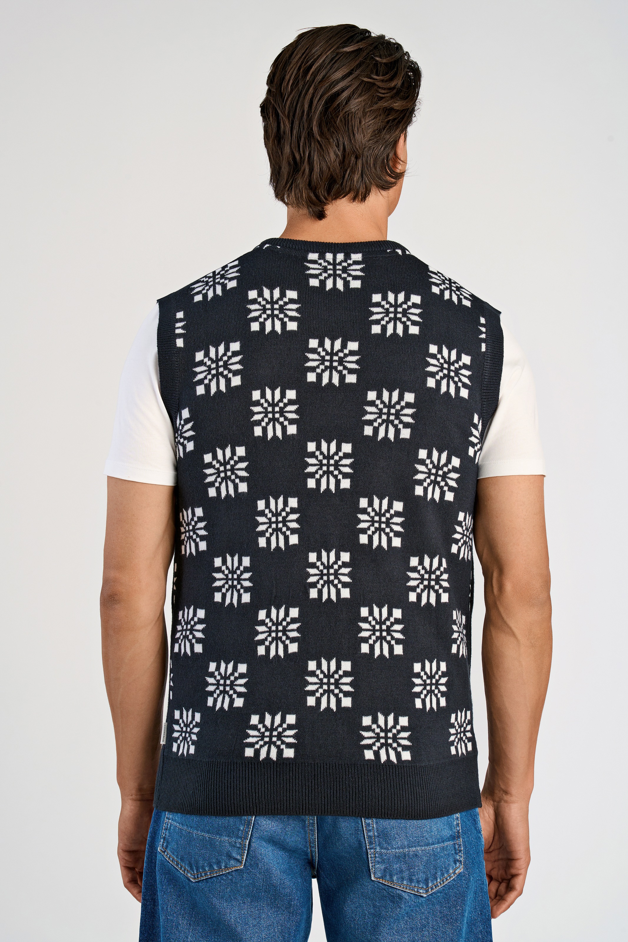 LINDBERGH Pullunder mit weihnachtlichem Intarsien Muster