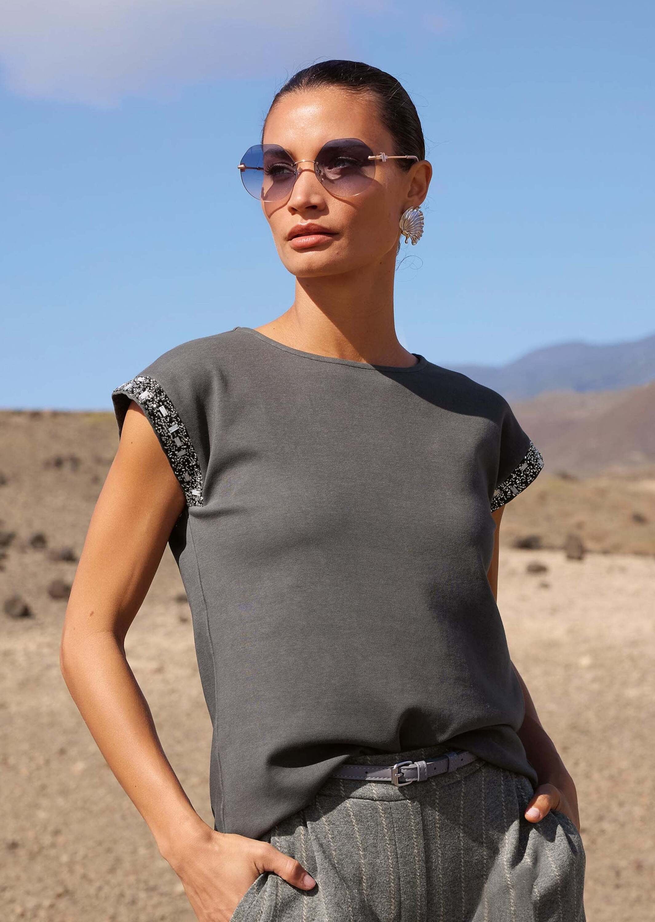 MADELEINE Kurzarmshirt »Shirt Shirt mit Strass an der Schulter«