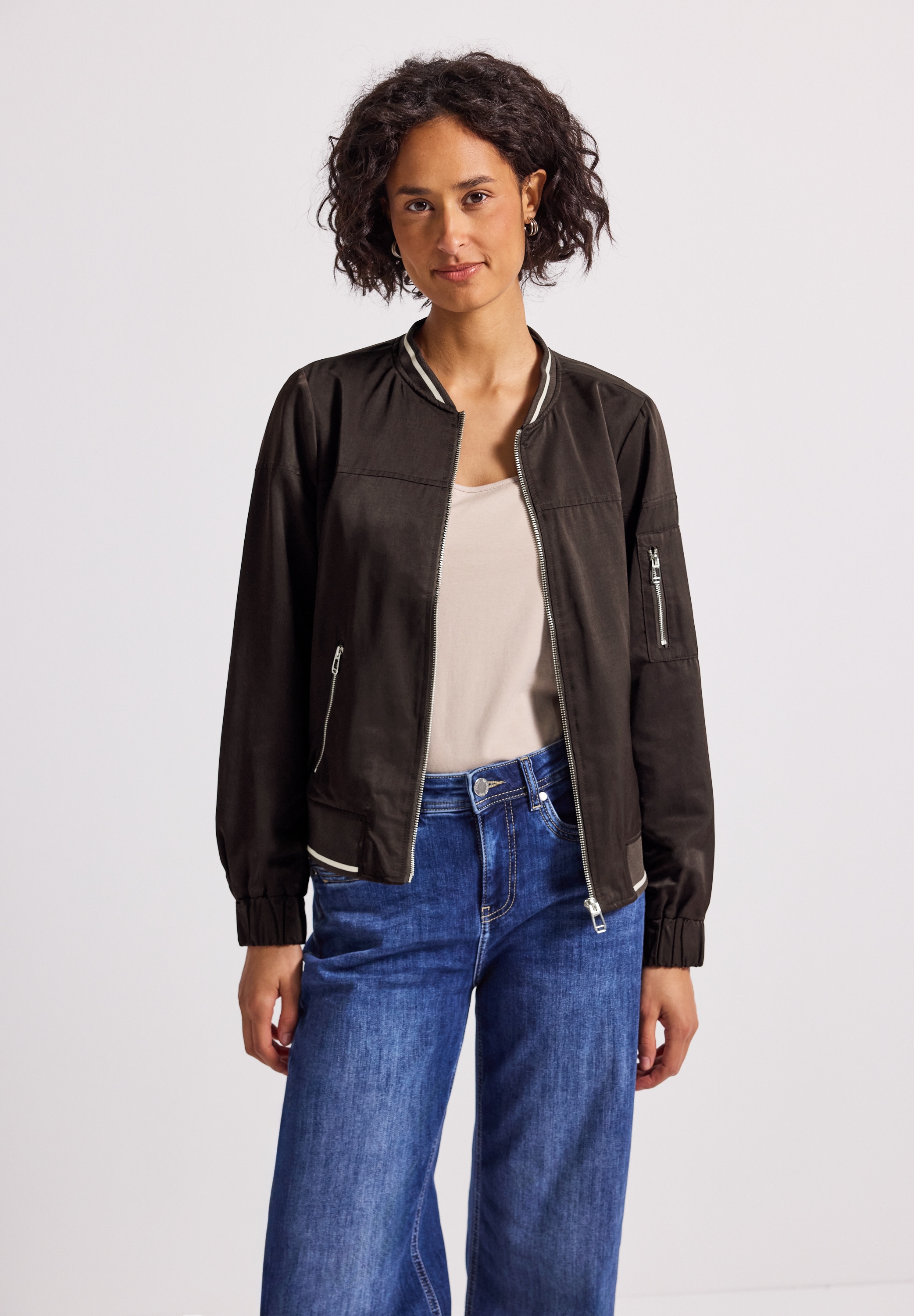 STREET ONE Blouson ohne Kapuze aus satinierter Viskose günstig online kaufen