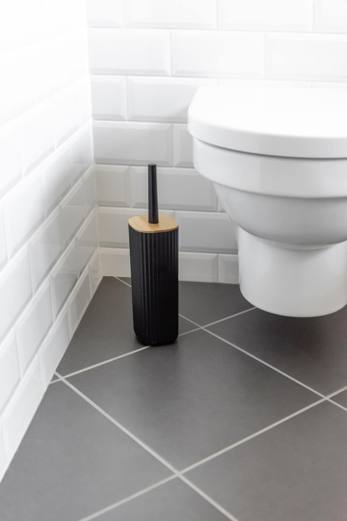 WENKO WC-Garnitur »Rotello« aus Bambus | Kunststoff schwarz, mit geschlosssener Form