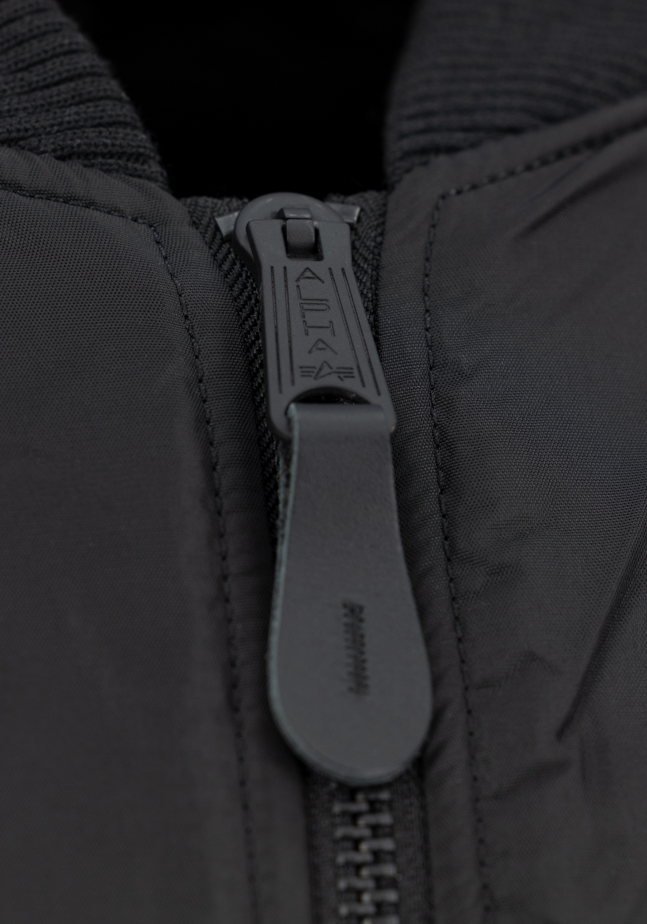 Thumbnail - Alpha Industries Bomberjacke "MA-1 FLC Rev"
