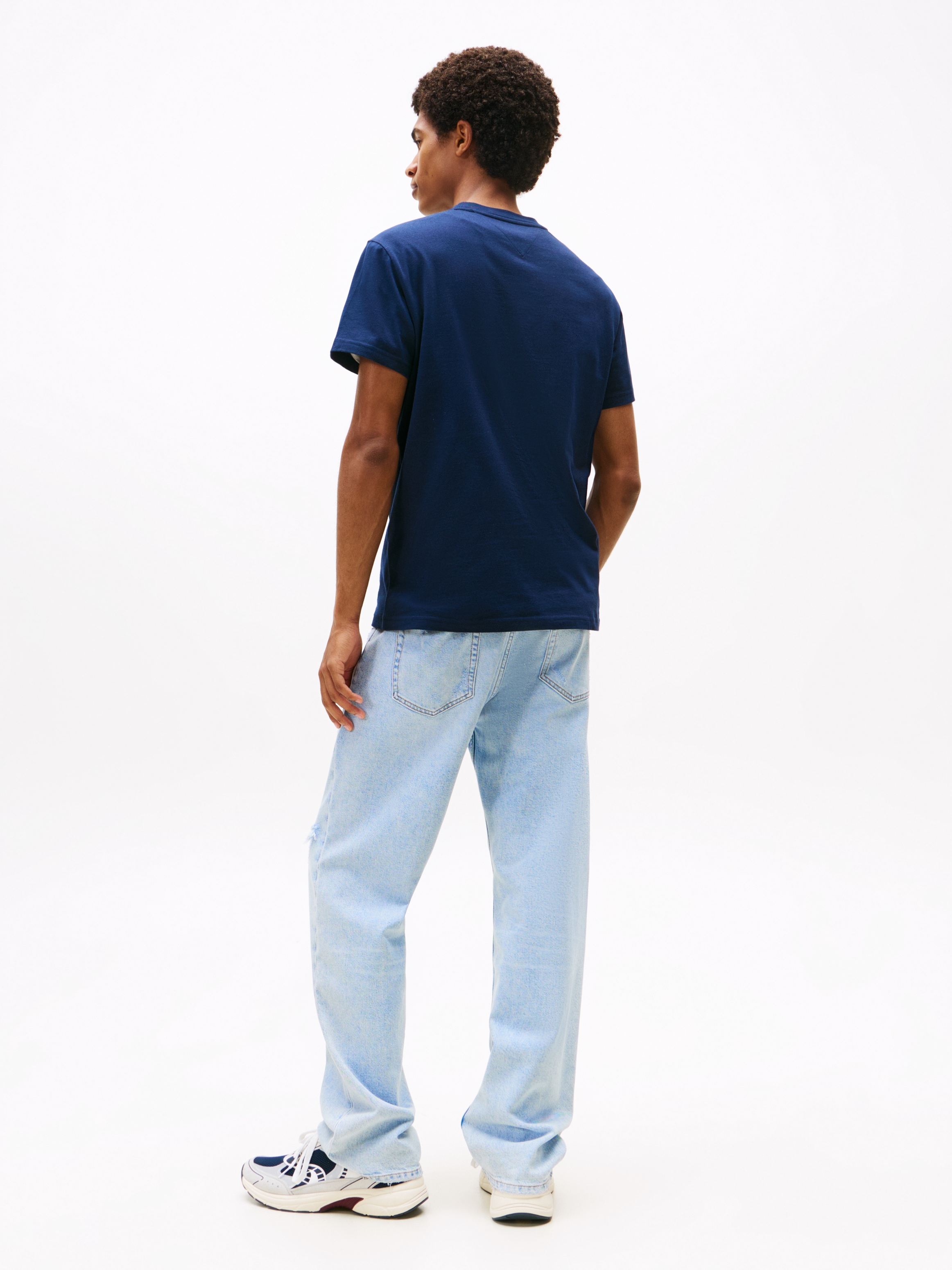 Tommy Jeans T-Shirt »FONT PLAY TEE«, Slim fit mit Rundhalsausschnitt