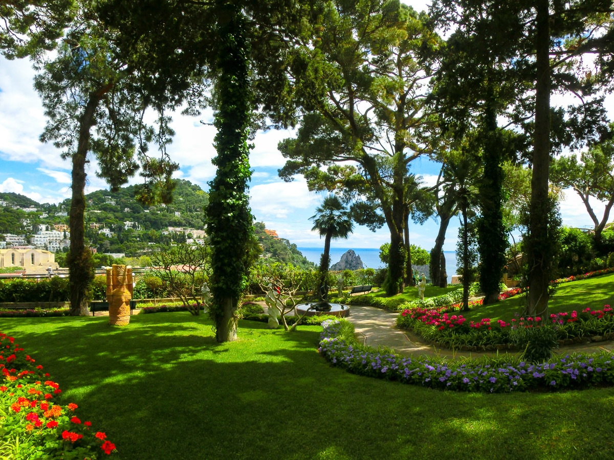 Papermoon Fototapete "Capri Island Garden"