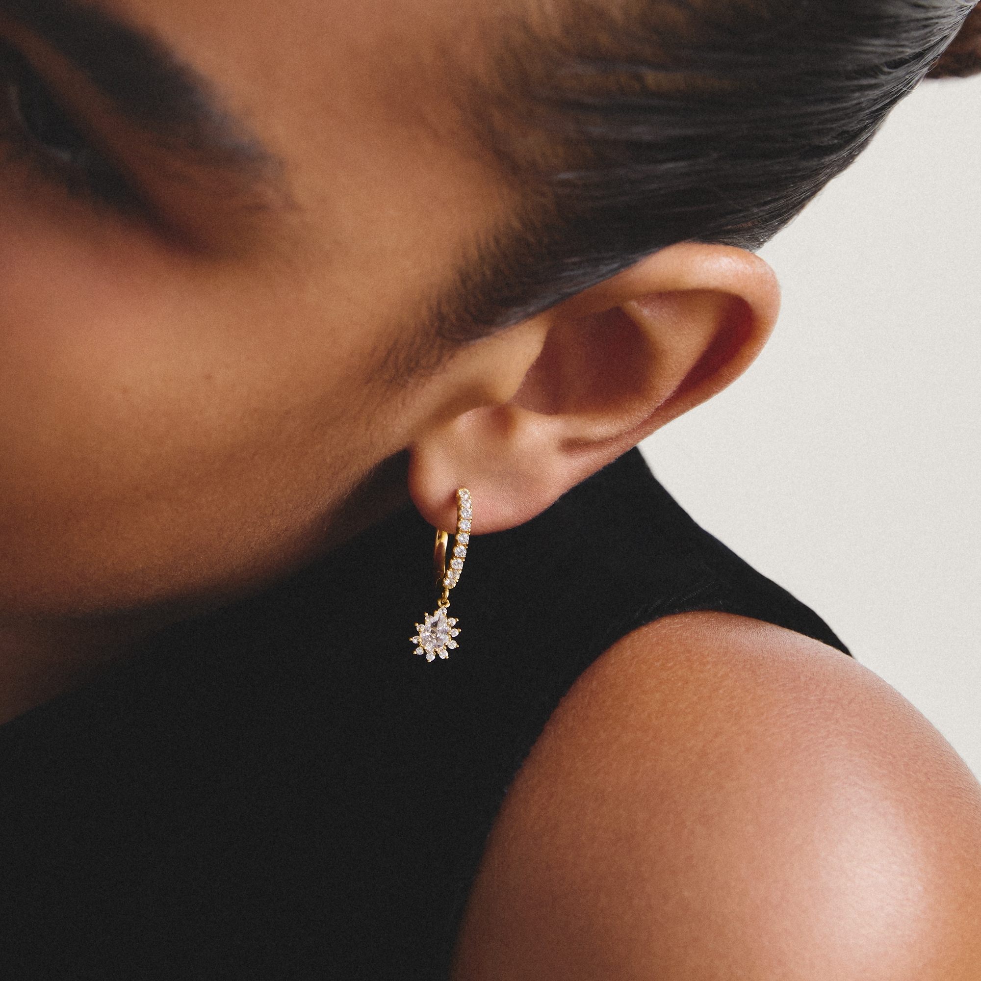 THOMAS SABO Paar Creolen »Gelbgoldfarbene Creole mit  Zirkoniasteinen und Anhänger« mit Zirkonia (synth.)