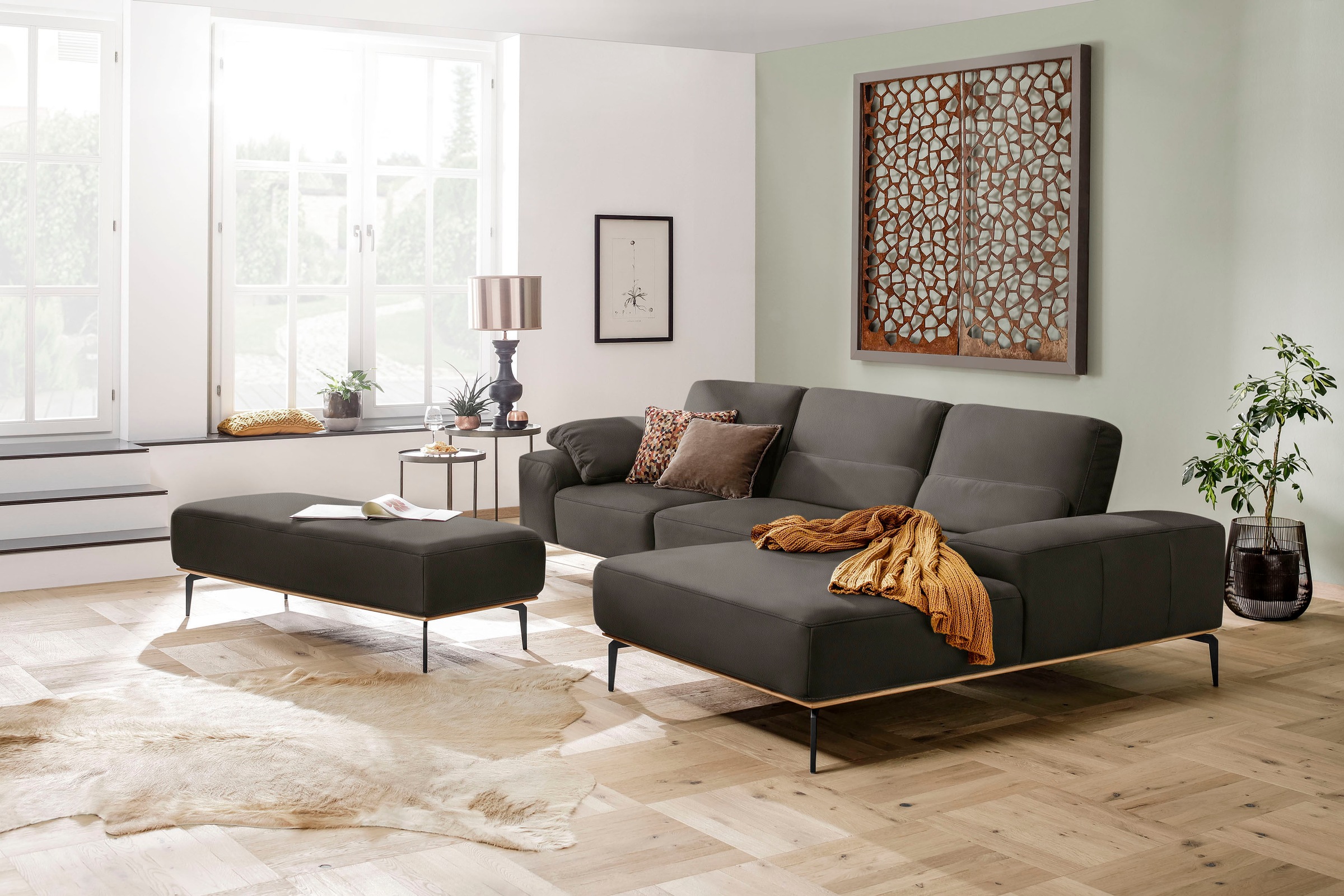 W.SCHILLIG Ecksofa »run, Designsofa mit tollem Sitzkomfort, bequem, L-Form«, mit Holzsockel, Füße in Schwarz pulverbeschichtet, Breite 319 cm