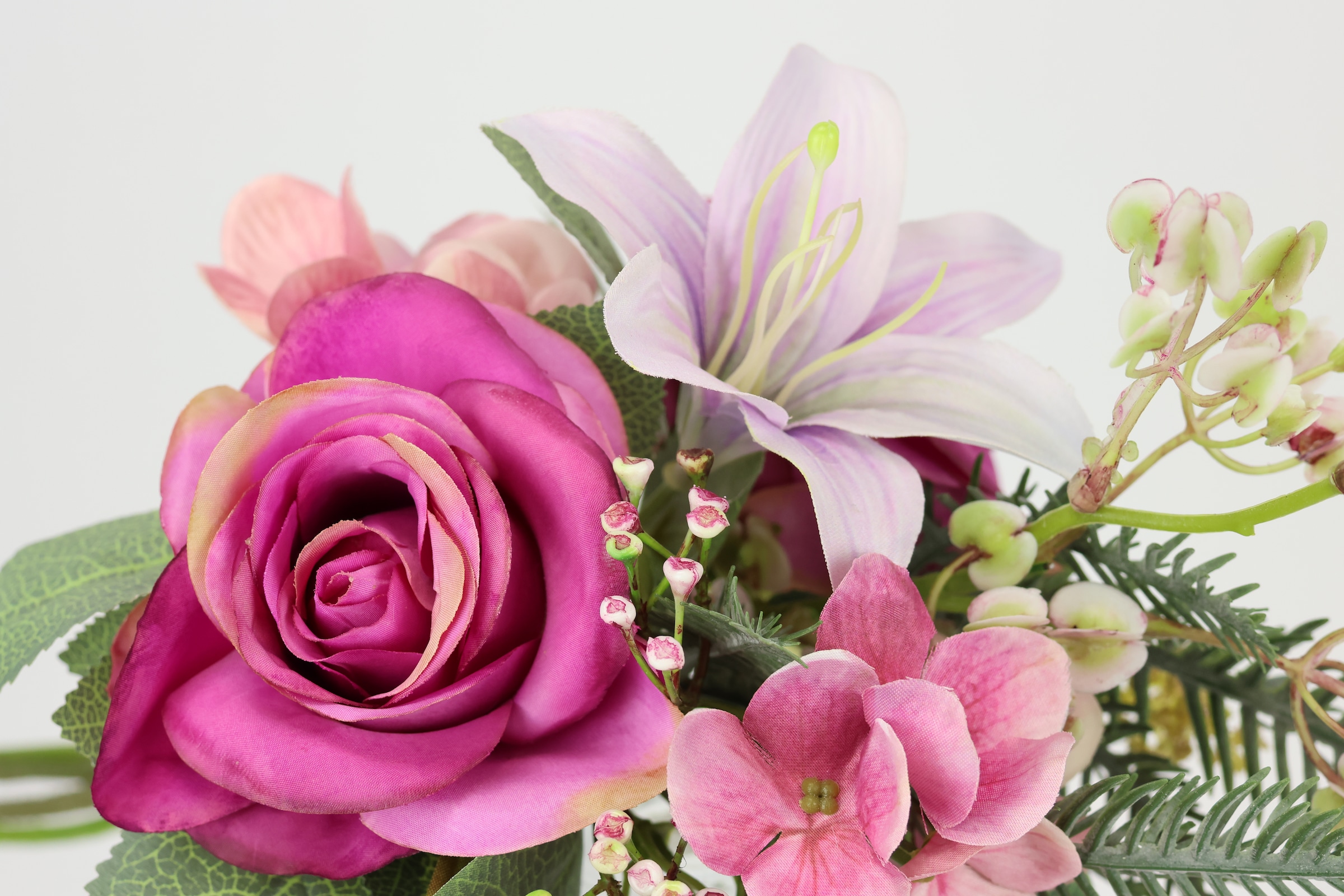 I.GE.A. Kunstblume »Kunstblumen-Strauß Rosen Lilien Hortensie«, Blumenstrauß Bouquet Blume Grabschmuck Aufleger Grabdeko