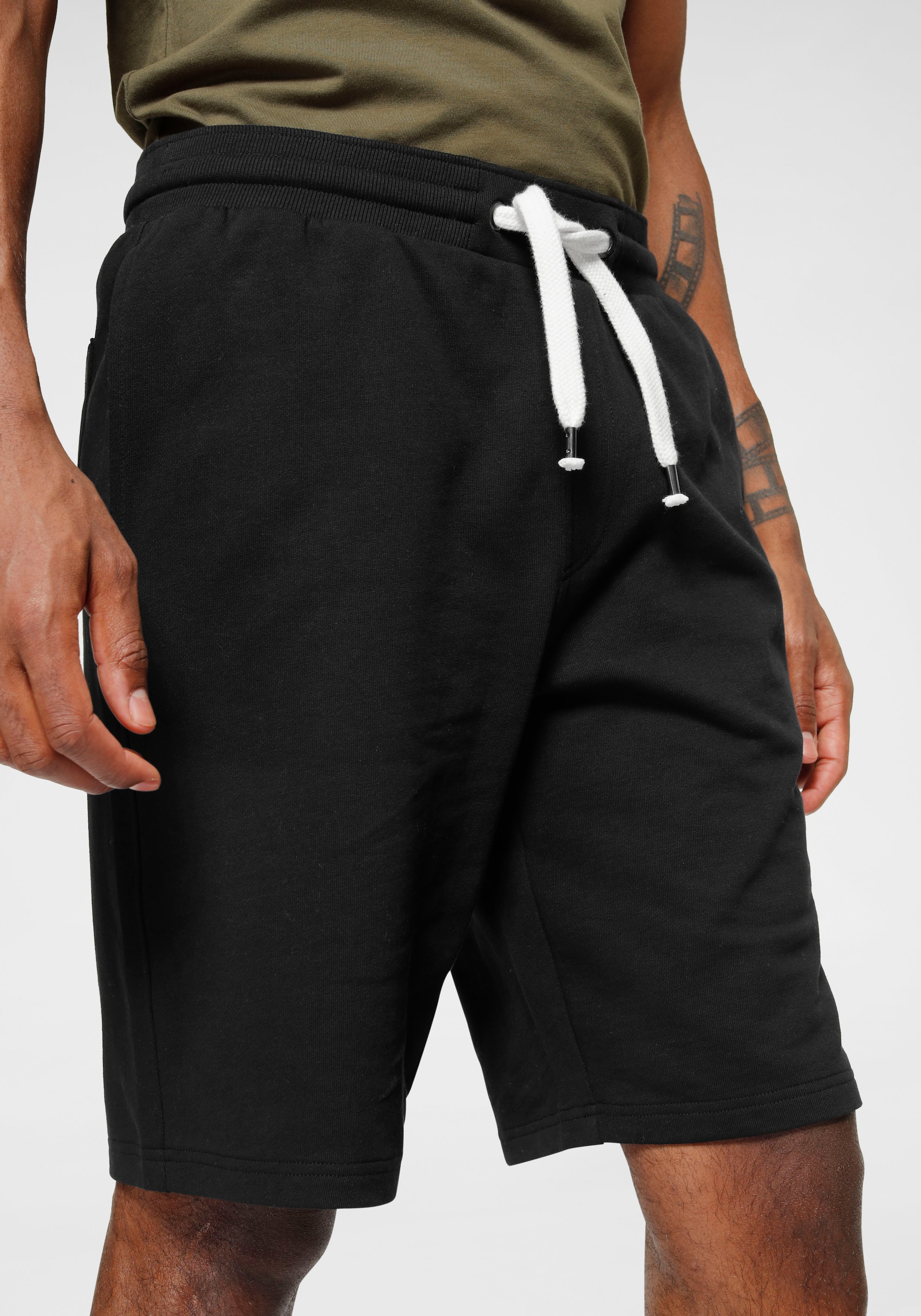 Ocean Sportswear Sweatshorts »Athleisure Sweat Shorts - Relax Fit«, Elastischer Hosenbund mit Kordelzug