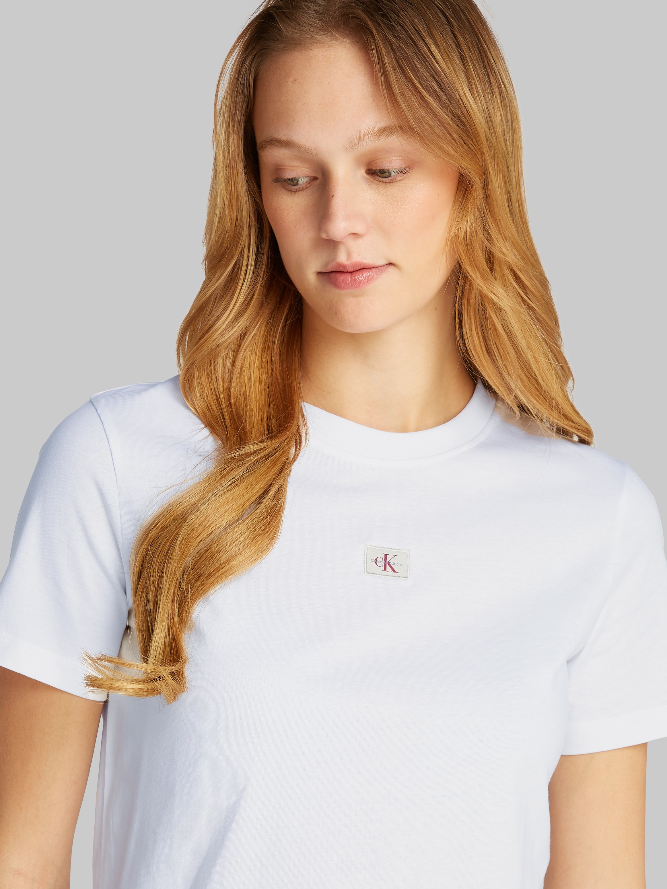 Calvin Klein Jeans Rundhalsshirt "WOVEN LABEL REGULAR JERSEY TEE", mit Logo günstig online kaufen