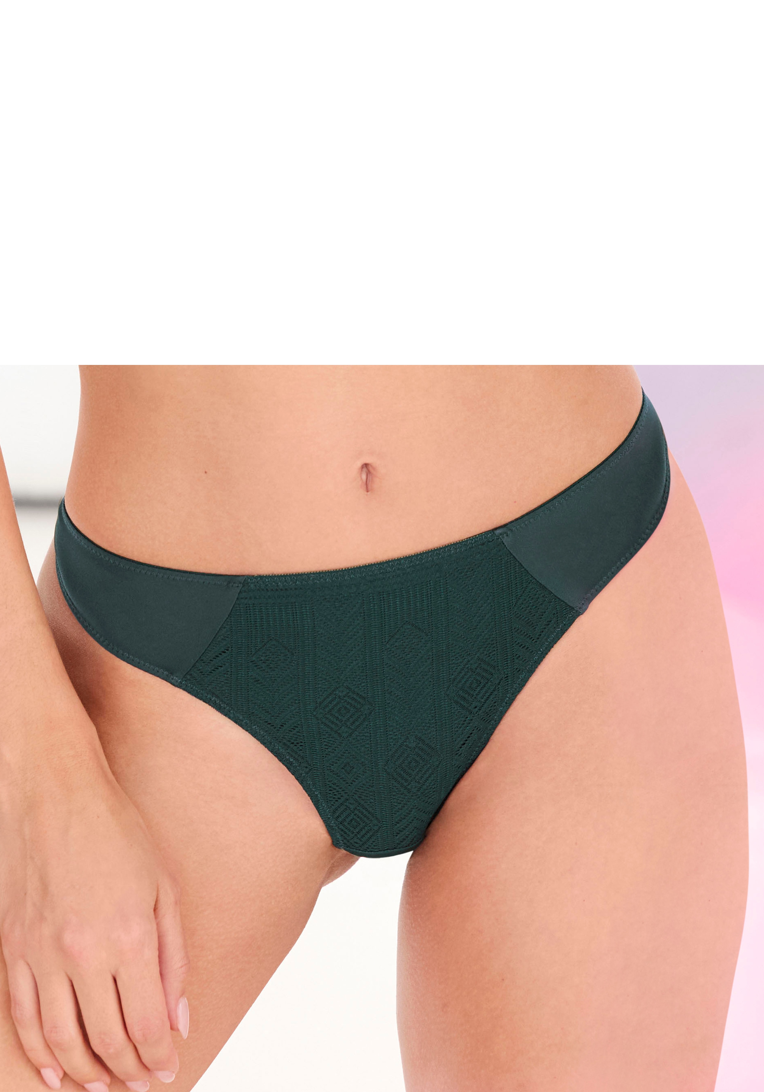 s.Oliver String "Fabienne" aus feiner, graphischer Spitze