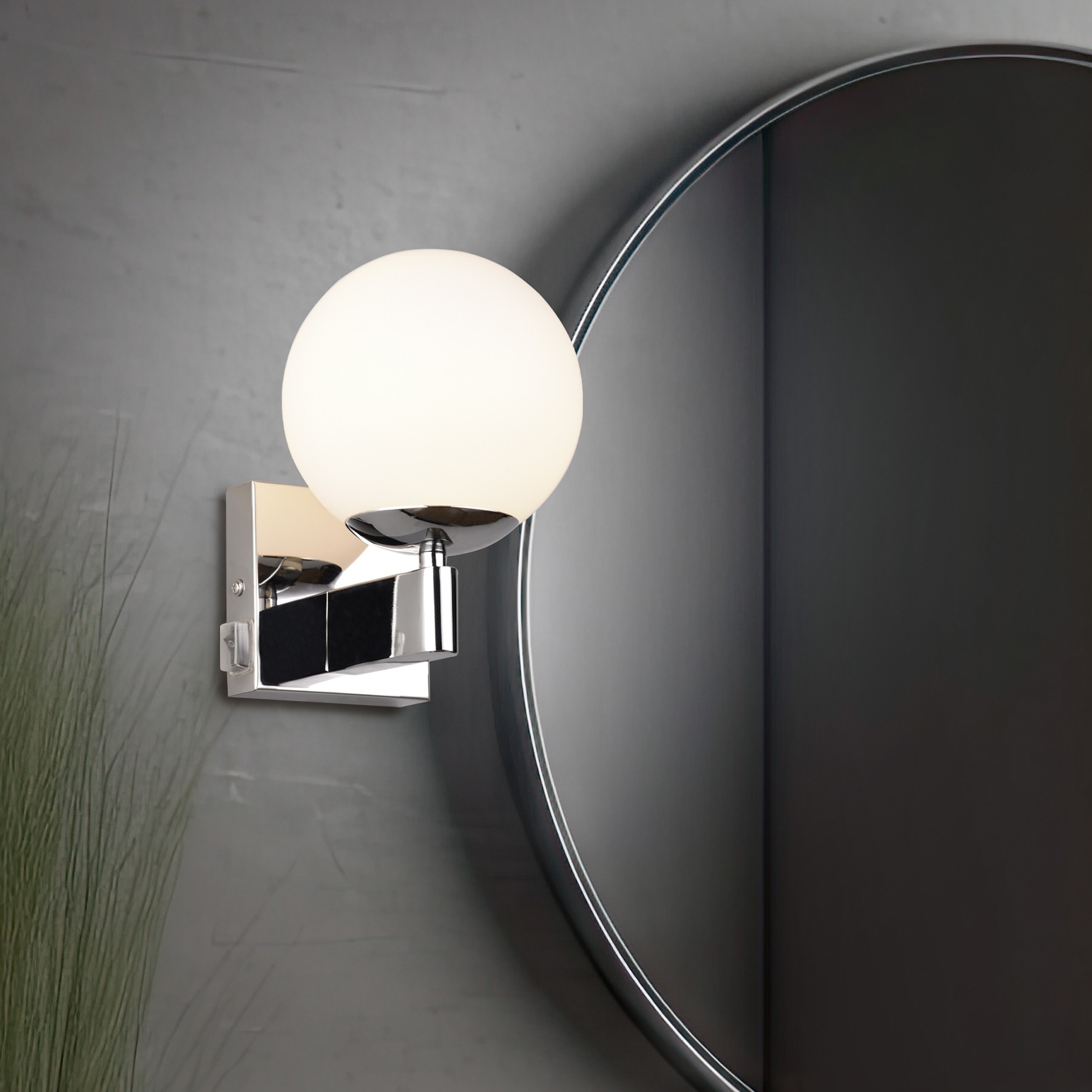 TRIO Leuchten Wandleuchte »KULA, Badezimmer Wandlampe, exkl. 1x E14 max 10W, mit Schalter, IP44«, 1 flammig, Leuchtmittel E14 | Leuchtmittel wechselbar, Badlampe, Badleuchte mit Glasschirm Ø 14cm, chromfarbig, Kippschalter