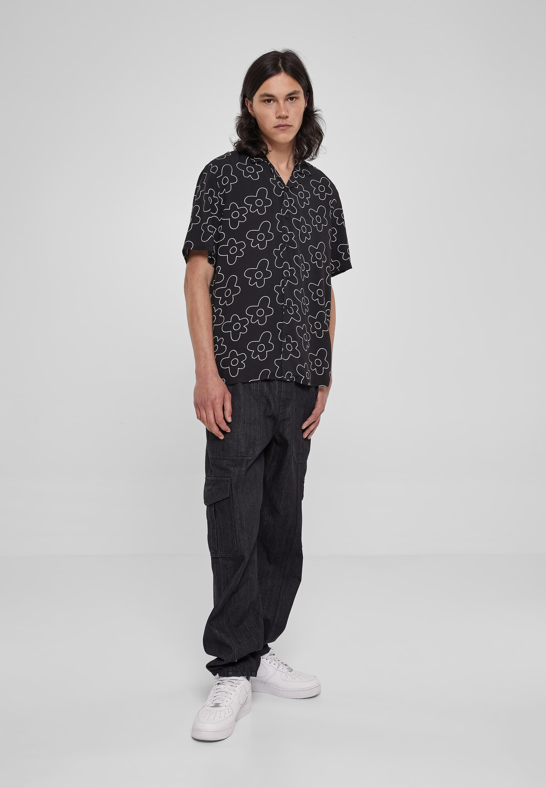 URBAN CLASSICS Kurzarmhemd »Urban Classics Herren Viscose AOP Resort Shirt«, (1 tlg.)