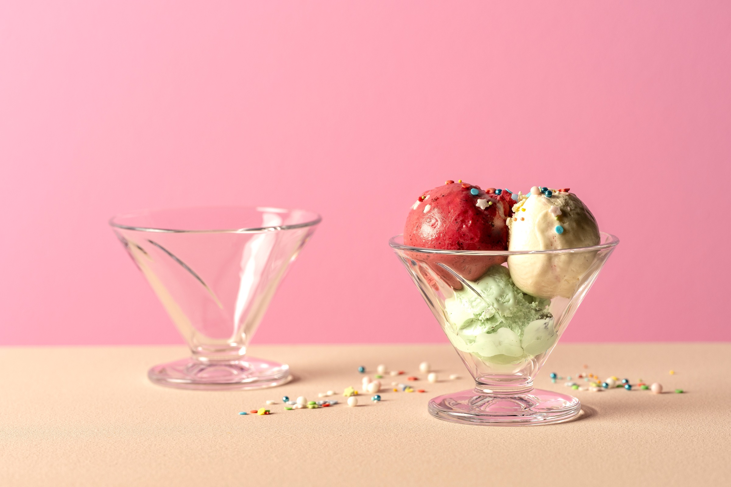 LEONARDO Eisschale »CONO, Eisbecher aus Glas, 270 ml, 4er-Set«, 4 tlg., aus Glas, spülmaschinengeeignet