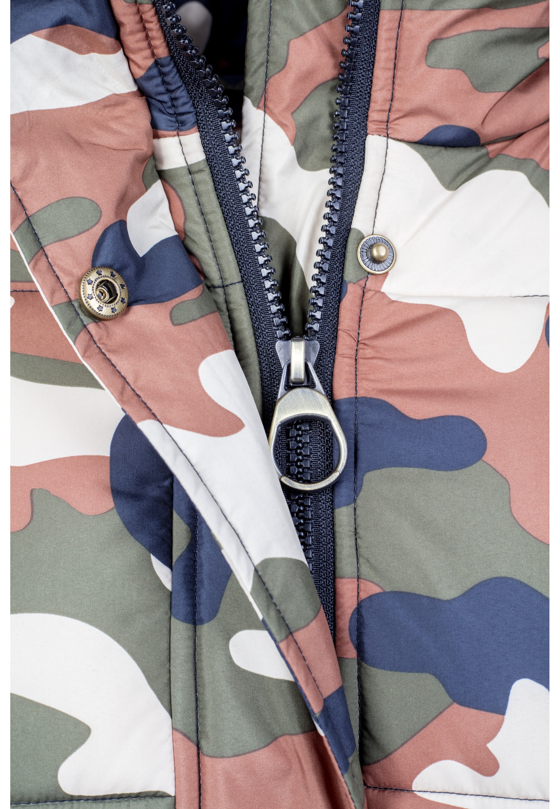 URBAN CLASSICS Winterjacke »Urban Classics Damen Ladies Boyfriend Camo Puffer Jacket« 1 Stk. tlg. mit Kapuze