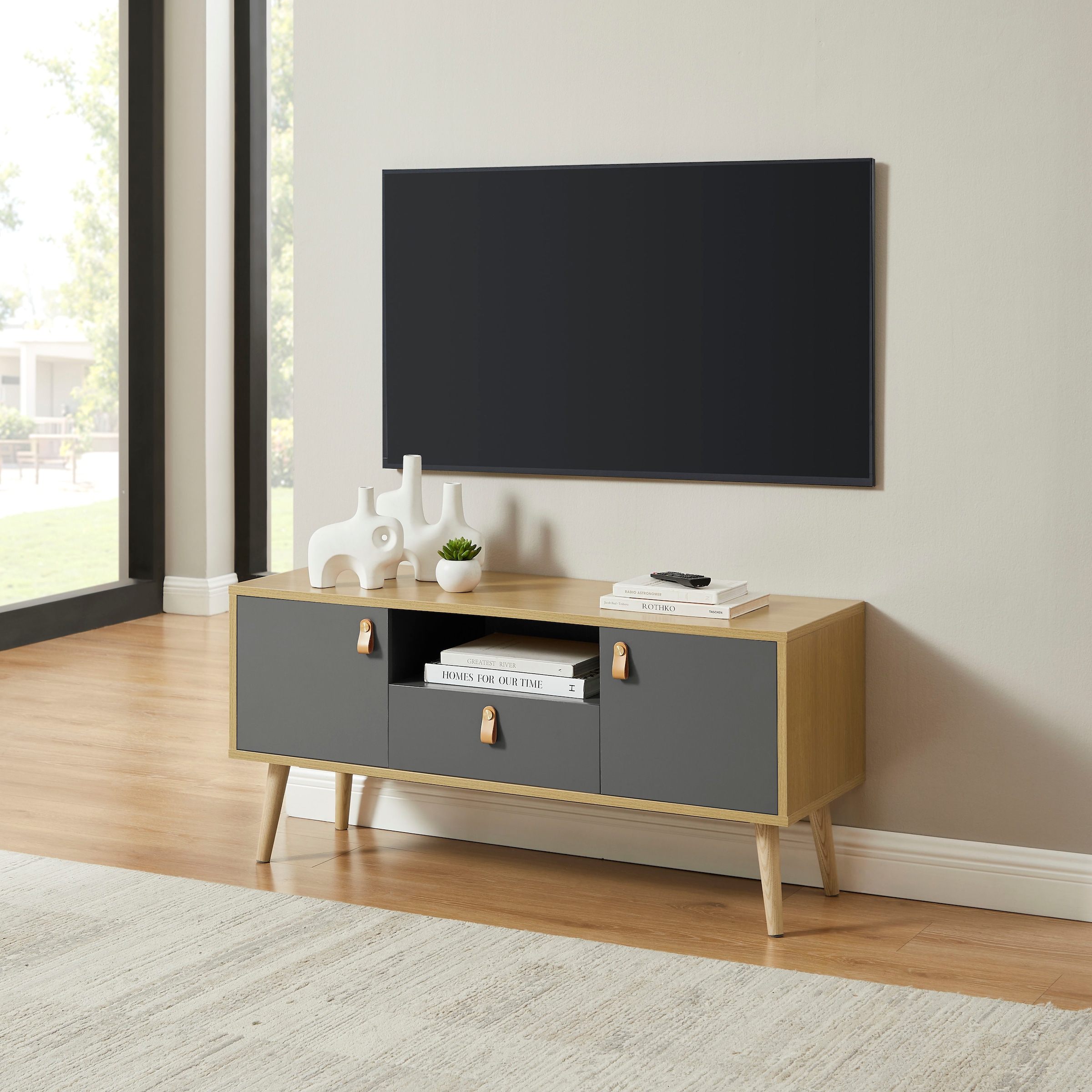 Leonique TV-Board »Avril«, Korpus aus Melamin & MDF, ABS-Kunststoff Kanten, Soft-Close-Funktion