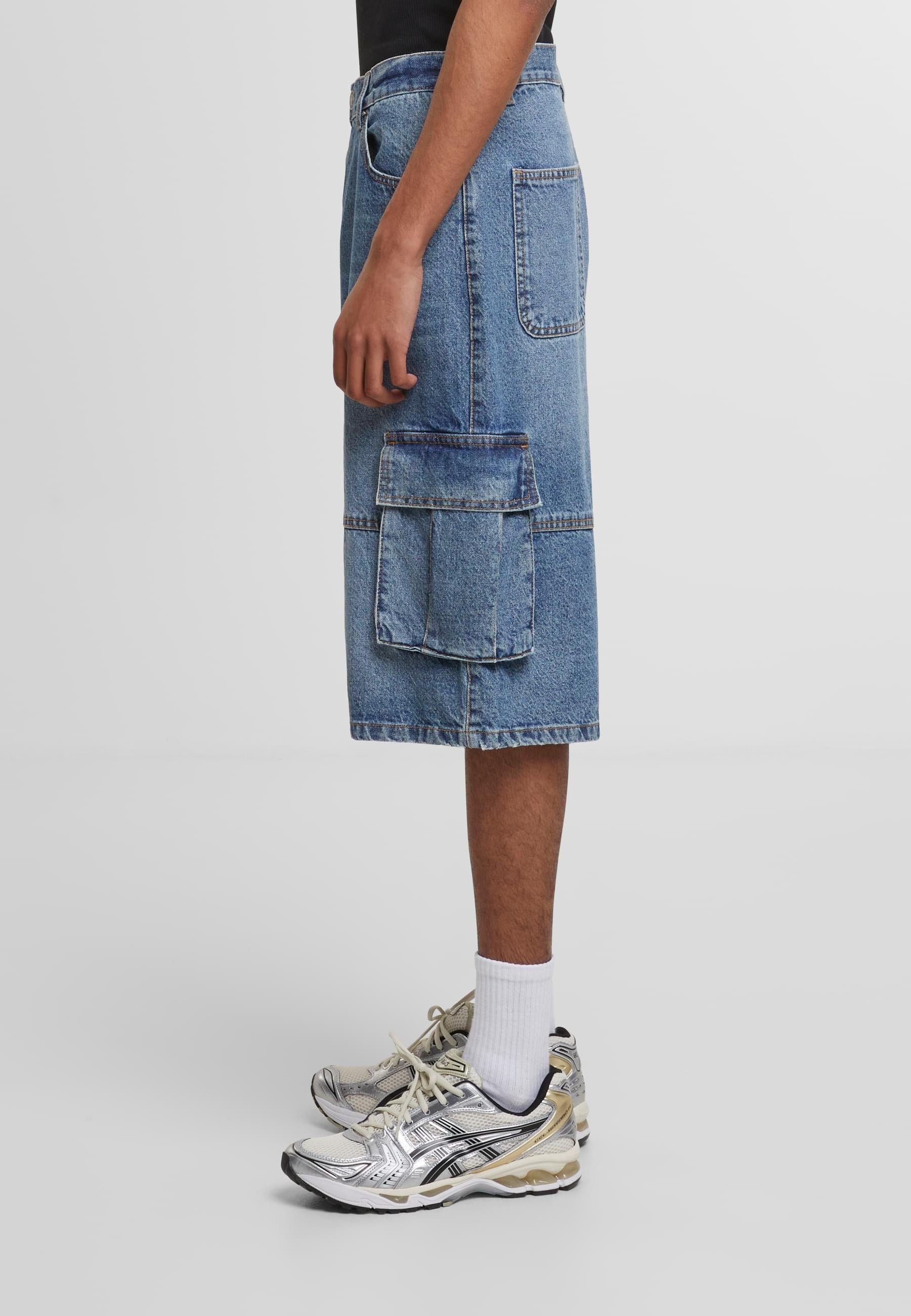 URBAN CLASSICS Shorts »Urban Classics Relaxed Denim Cargo Shorts«, (1 tlg.)