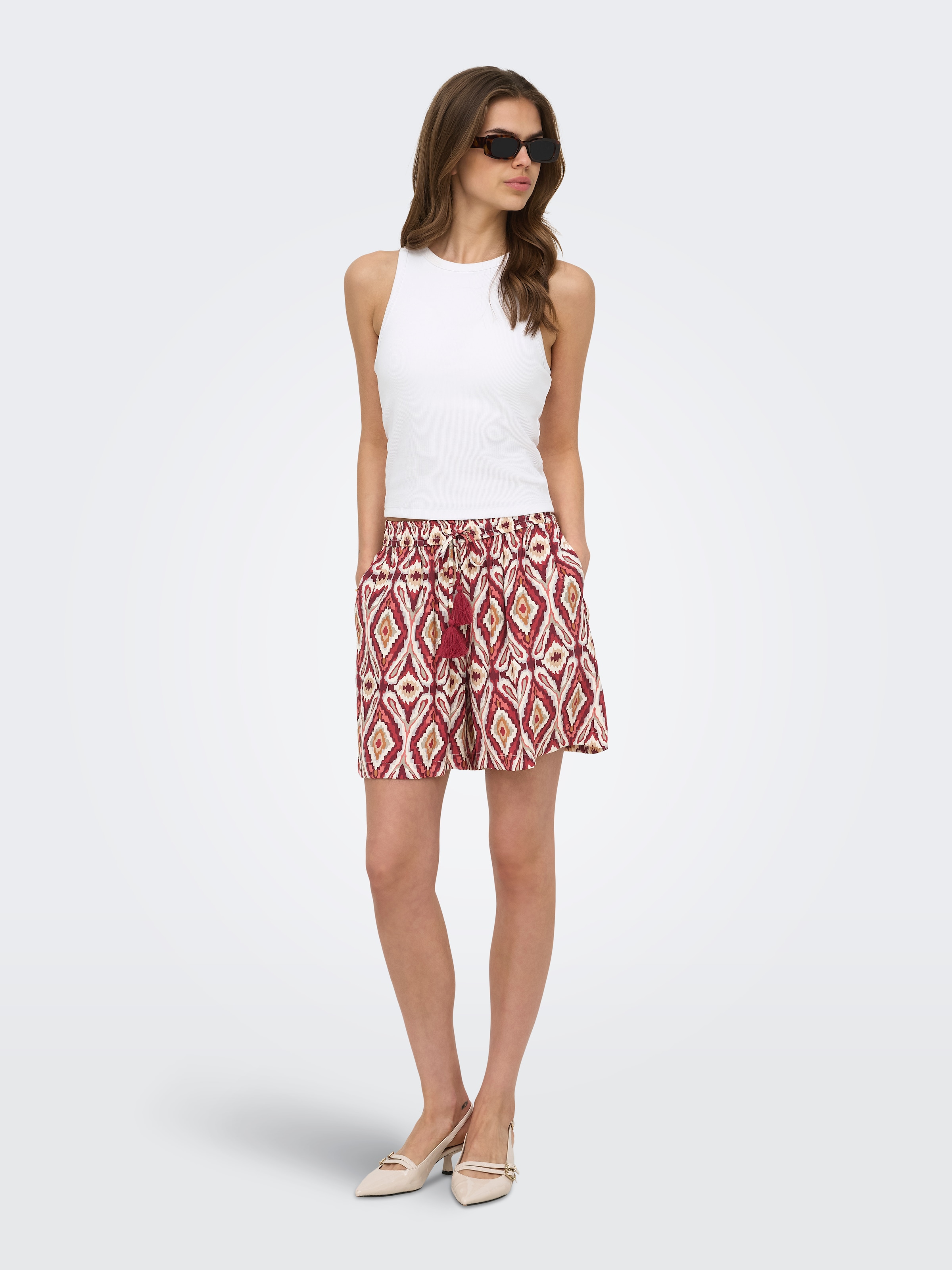 ONLY Shorts »ONLMIKASI STRING DETAIL SHORTS WVN«  Viskosemischung, Bindeverschluss