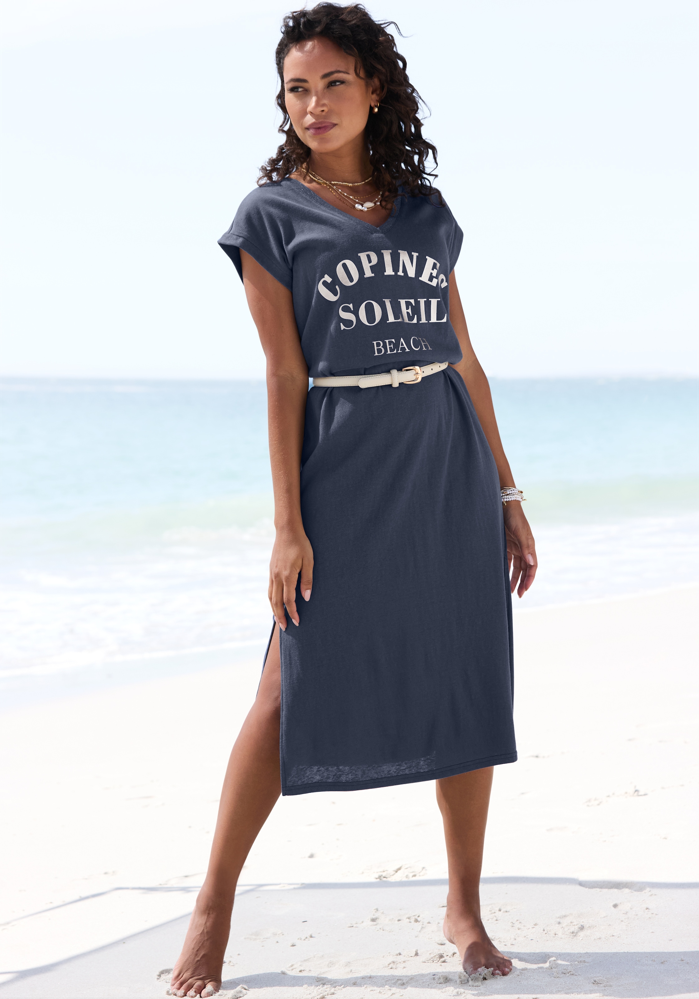 Beachtime by Lascana Strandkleid »mit glänzendem Foliendruck vorne, langes T-Shirt-Kleid« lockeres Jerseykleid, Midikleid mit Seitenschlitzen, Sommerkleid