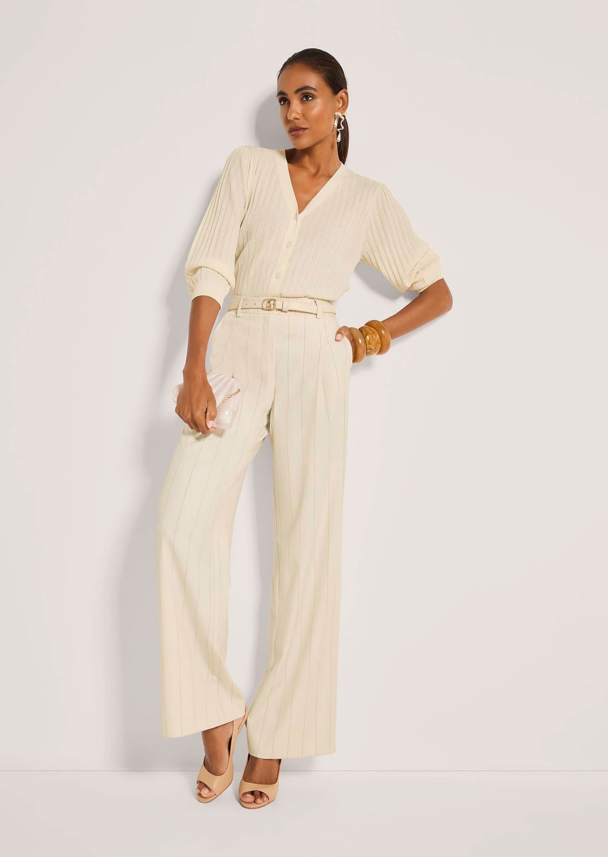 MADELEINE Strickjacke »Strickjacke Eleganter Feinstrick-Cardigan mit Plissee«