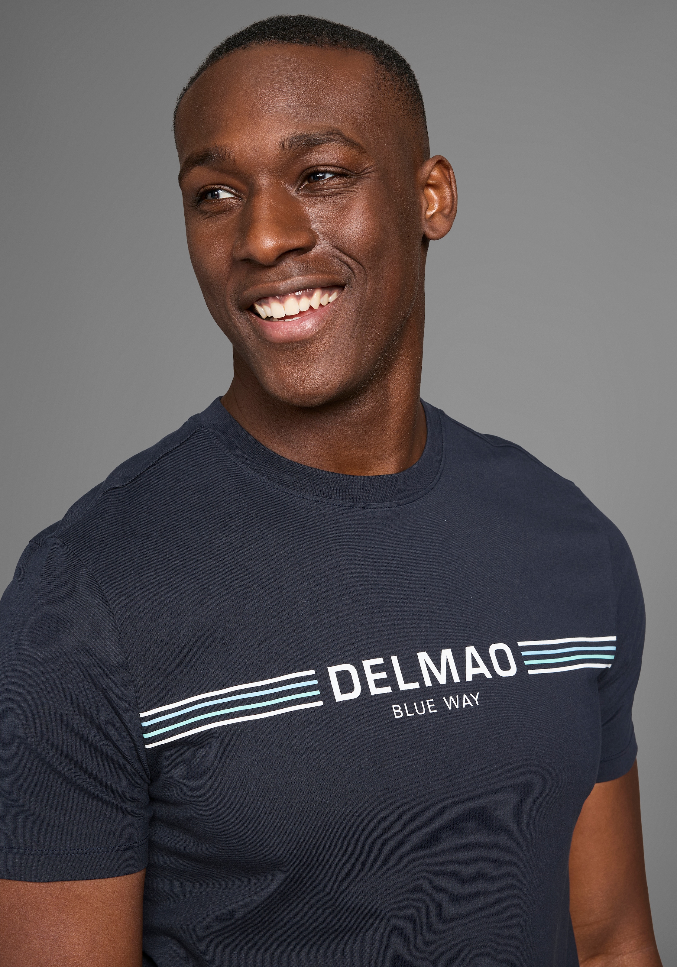 DELMAO T-Shirt, mit sportlich-maritimen Marken-Schriftzug