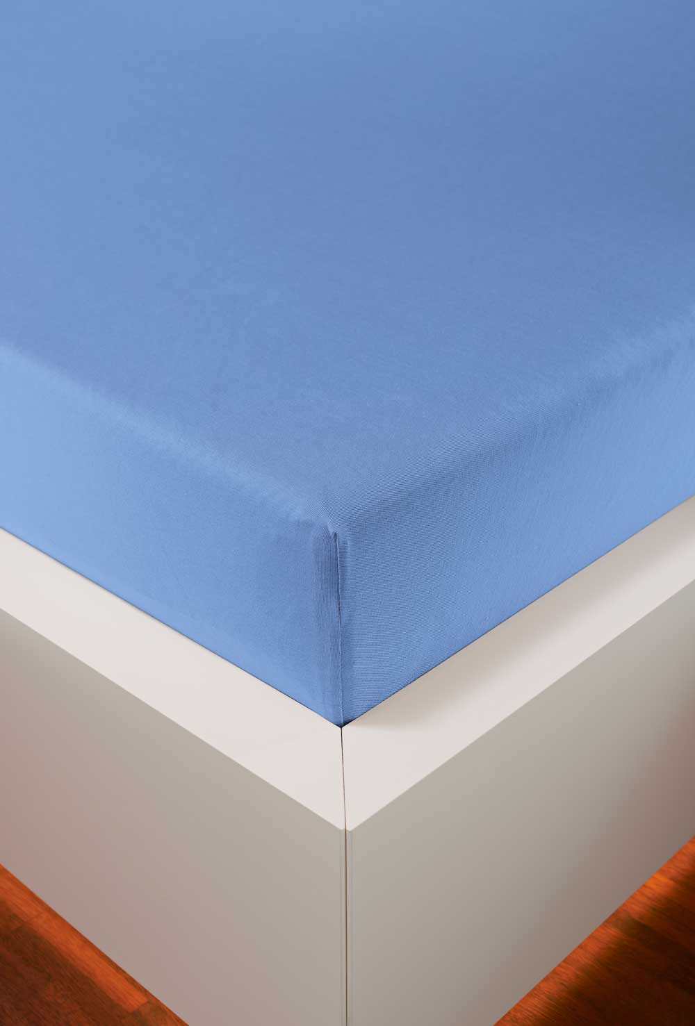 bellana Spannbettlaken "bellana deluxe mit Elasthan, Jersey 230 g/m², Premium-Qualität" mit 5% Elasthan, für Matratzen bis 35cm Höhe, bügelfrei, faltenfrei