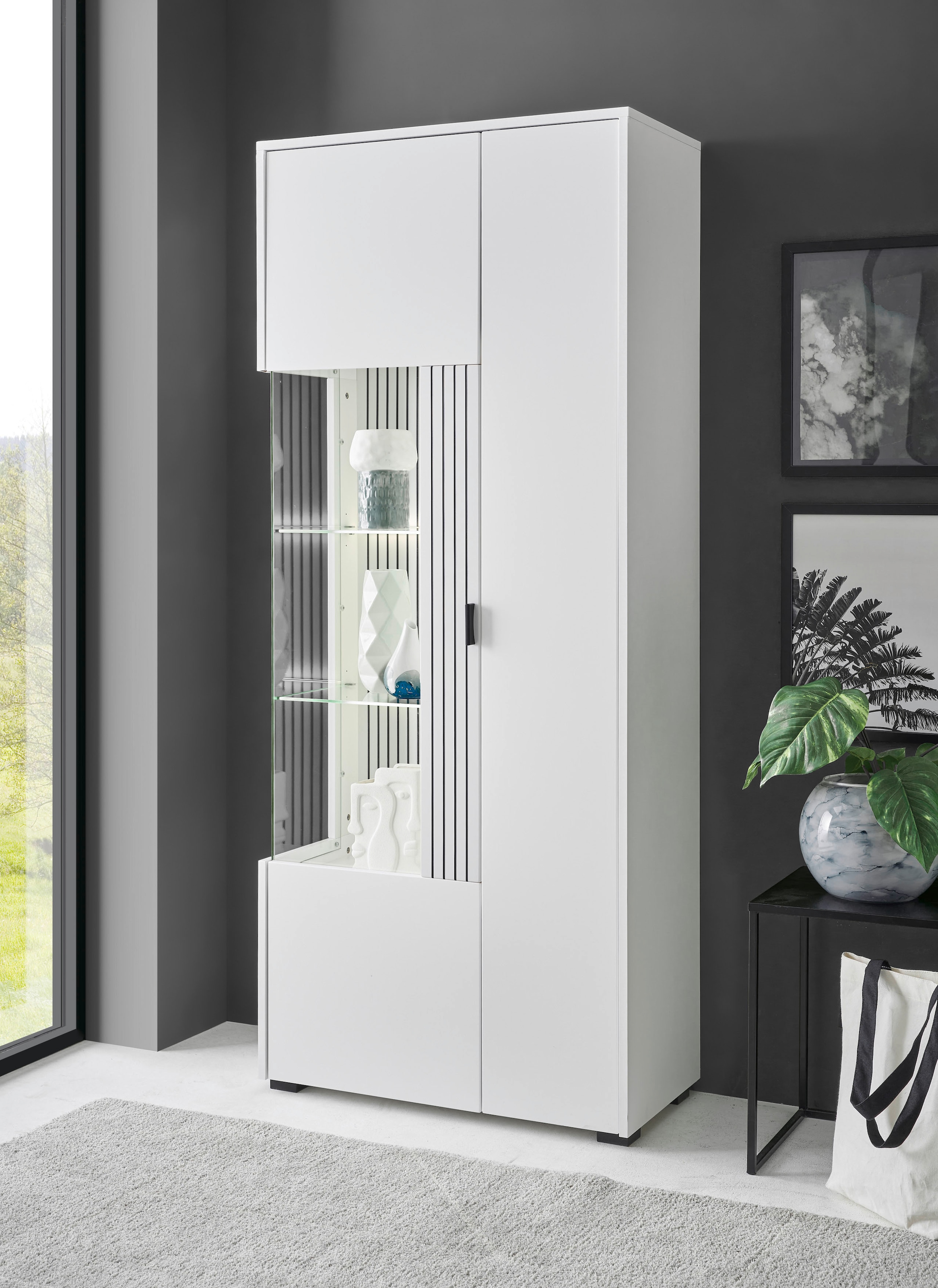 INOSIGN Vitrine »Hudson, Stauraumvitrine«, in moderner Trendfarbe, Griffe aus Metall (Schwarz), Höhe 180 cm