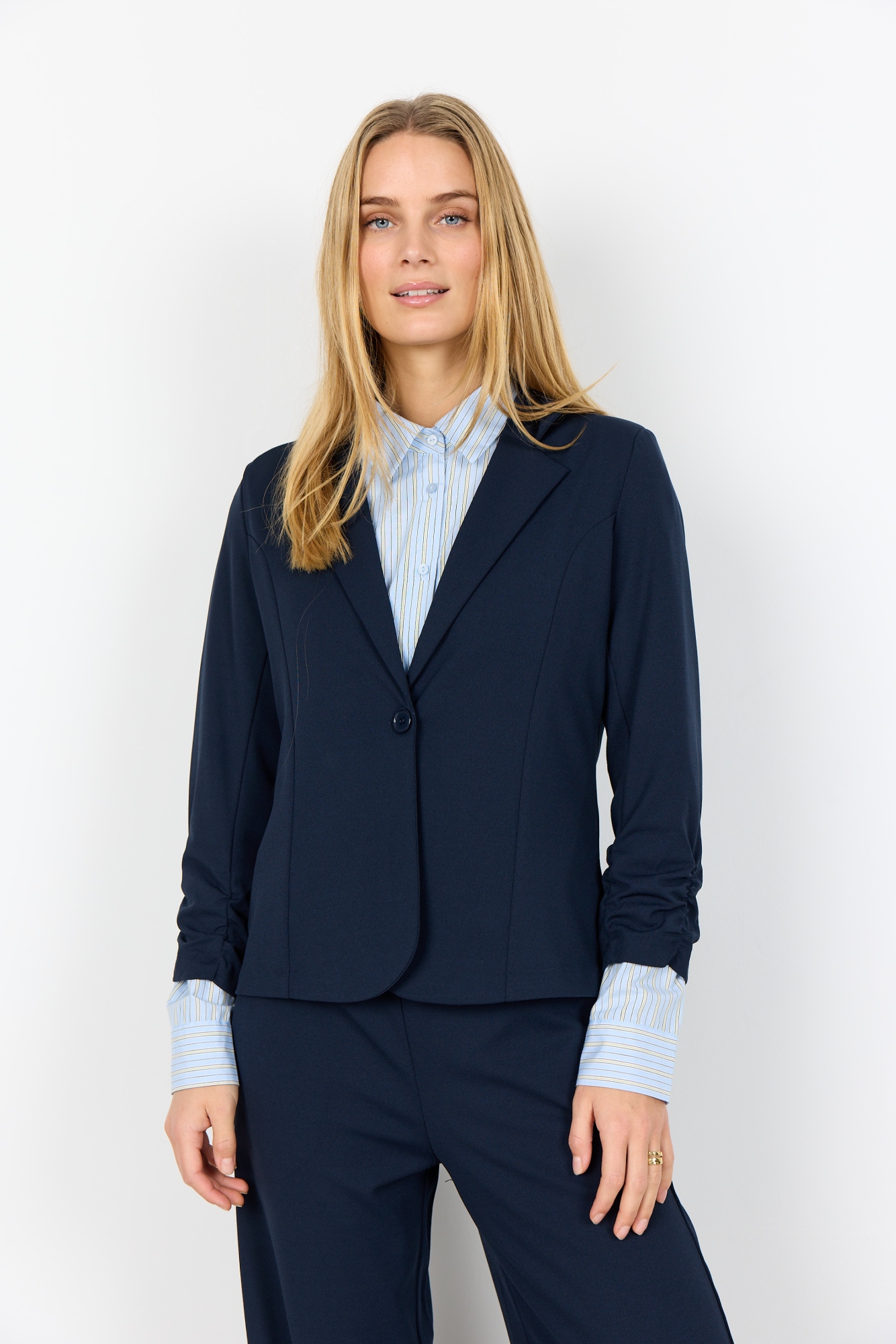 soyaconcept Kurzblazer "SC-SIHAM 97" aus Polyester und Elasthan, normale Schnittform, 1-Knopf-Form
