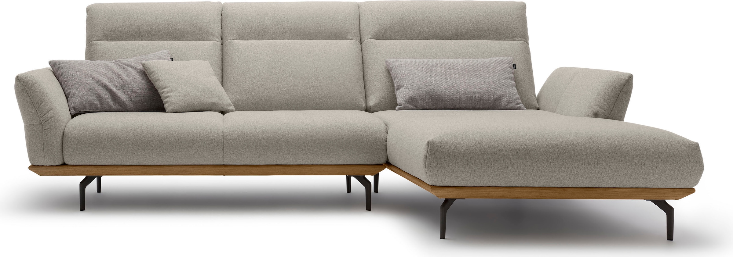 Creation BY ROLF BENZ Ecksofa "CR.460 Designsofa, verstellbare Rückenlehne, hochwertig & bequem" Sockel in Nussbaum, Winkelfüße in Umbragrau, Breite 298 cm