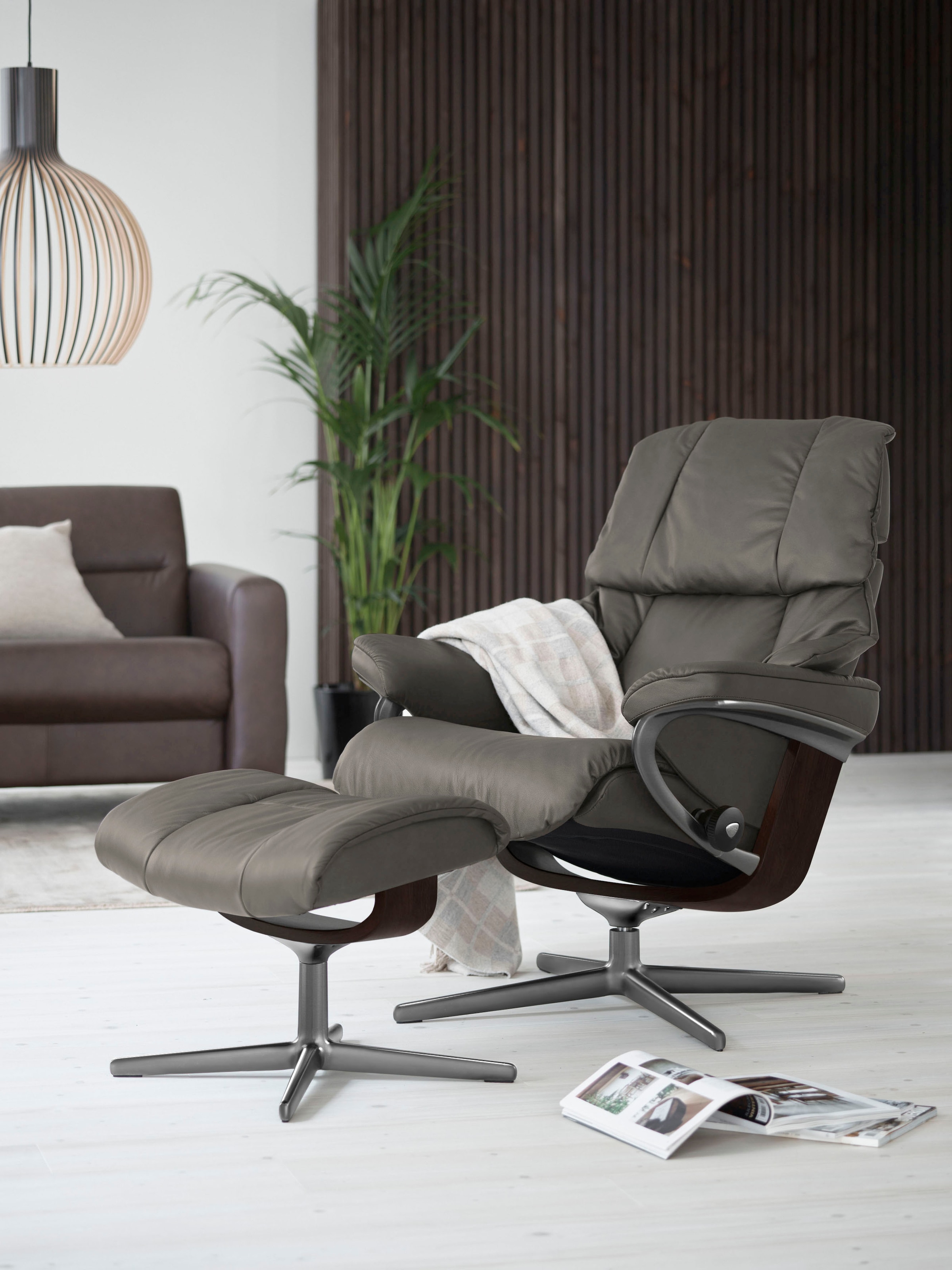Stressless Relaxsessel "Reno" mit Cross Base, Größe S, M & L, Holzakzent Br günstig online kaufen