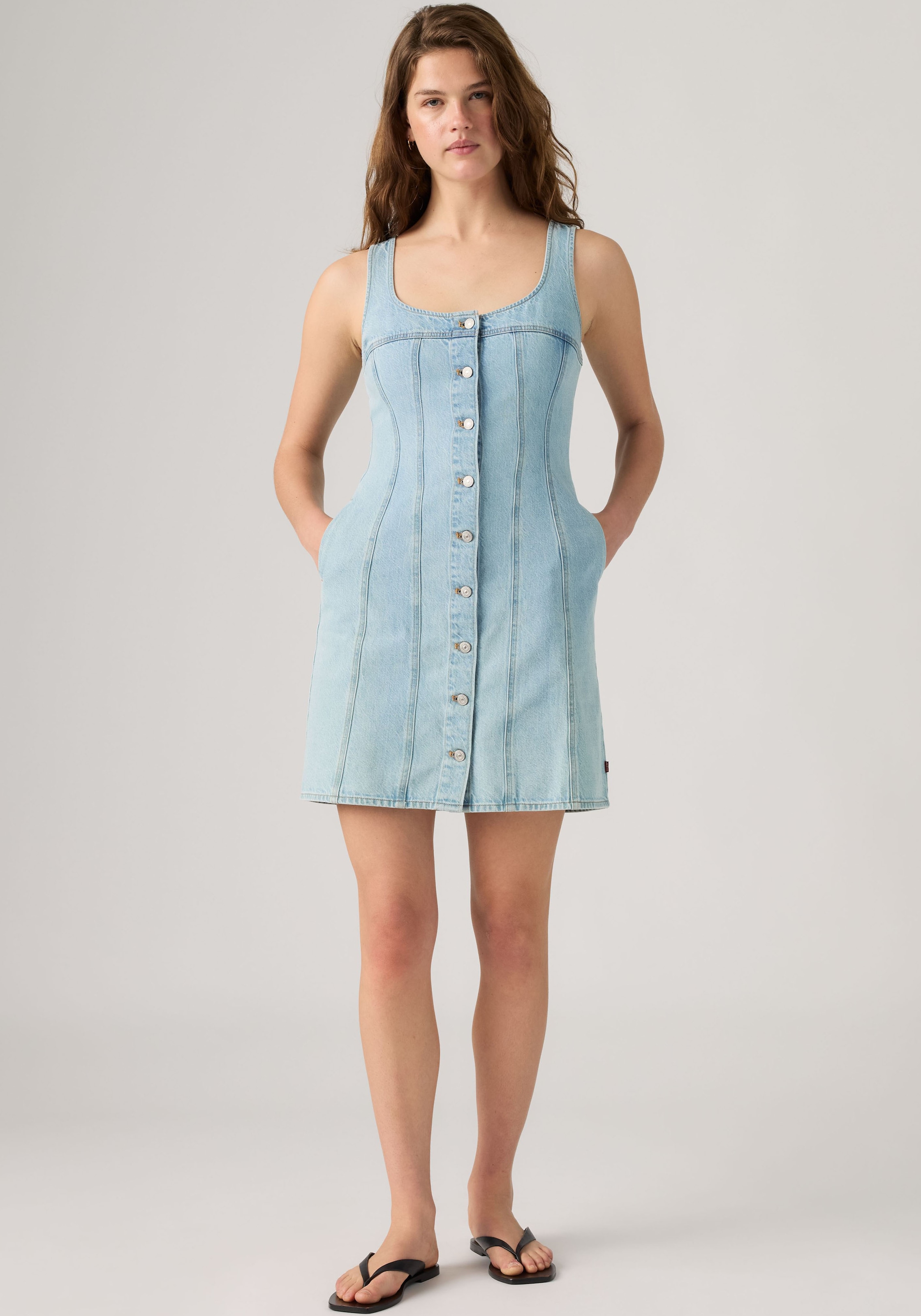 Levi's® Jeanskleid »AUDRA TANK DRESS« Im Rückenteil mit Riegel zur Weitenregulierung