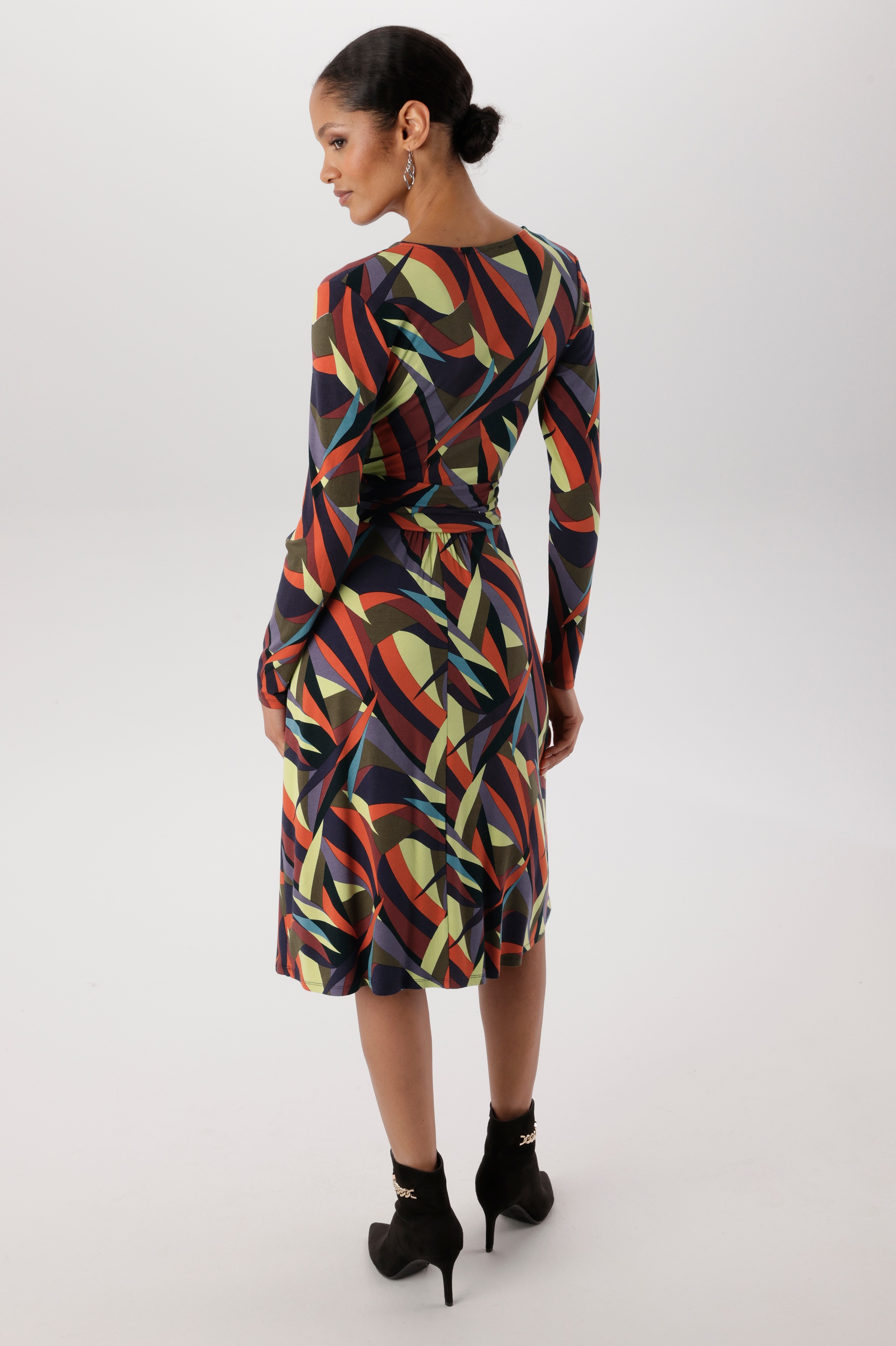 Aniston SELECTED Jerseykleid V-Ausschnitt mit raffinierter Wickeloptik - NEUE KOLLEKTION