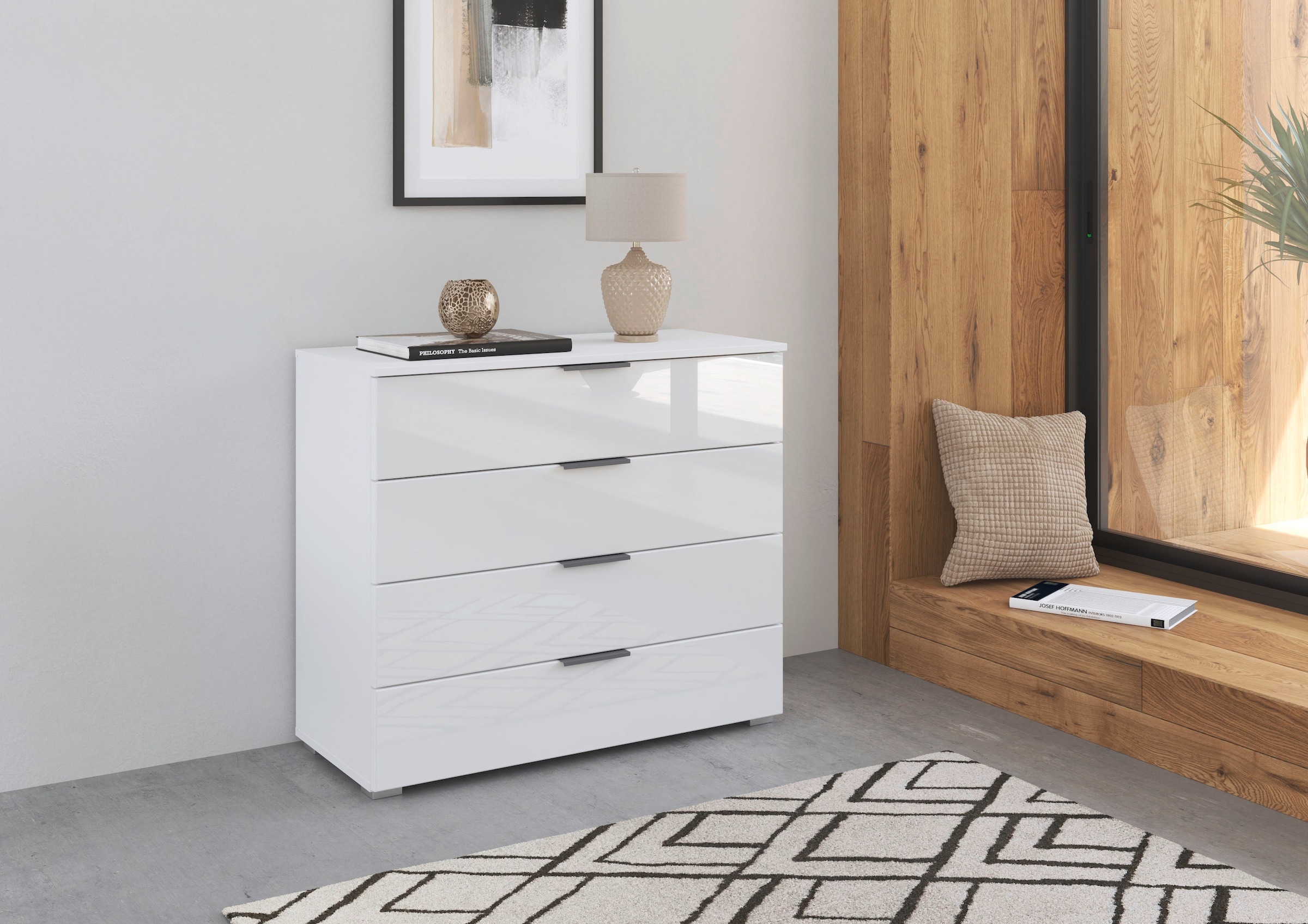rauch Schubkastenkommode »Sideboard Schubladenkommode Schubladenkommode AGORDO mit Glasfront«, (in zwei Griff-Farben), Breite 93 cm mit 4 großen Schubladen für viel Stauraum MADE IN GERMANY