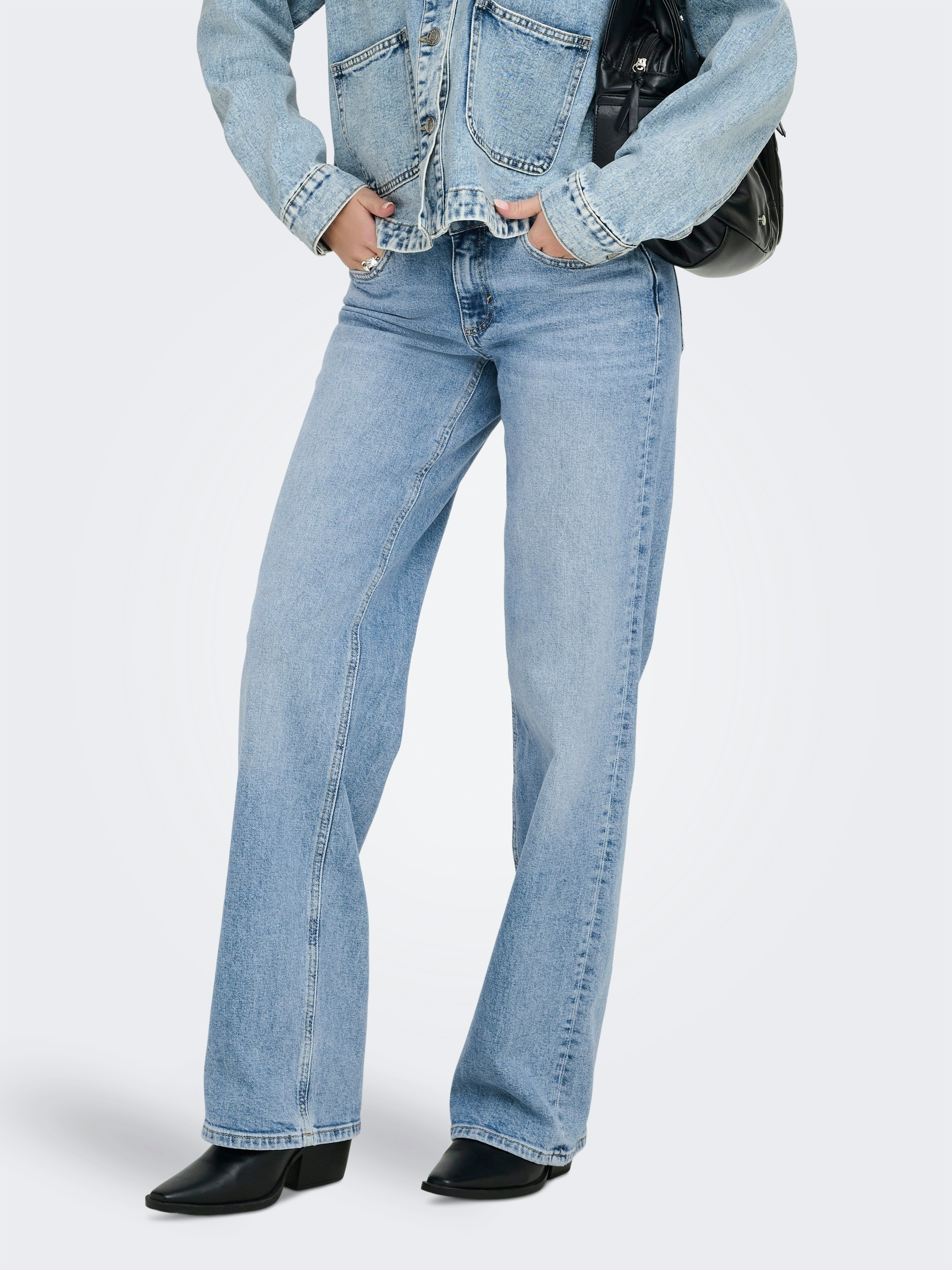 Thumbnail - ONLY Low-rise-Jeans "ONLJUICY LW WIDE LEG DNM REA365 NOOS" Baumwollmischung, wide fit