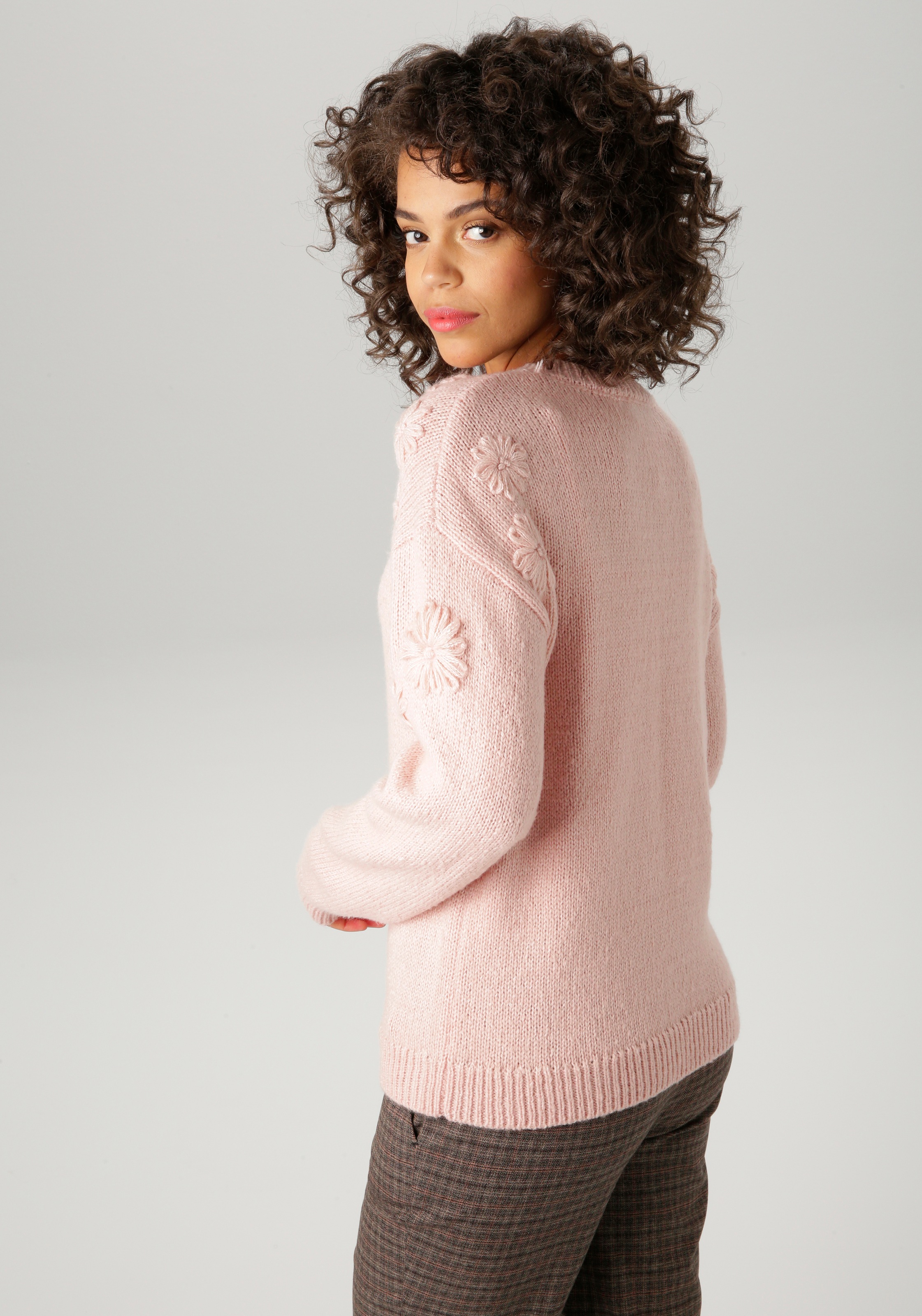 Aniston CASUAL Strickpullover, mit aufgestrickten Blüten verziert - NEUE KO günstig online kaufen
