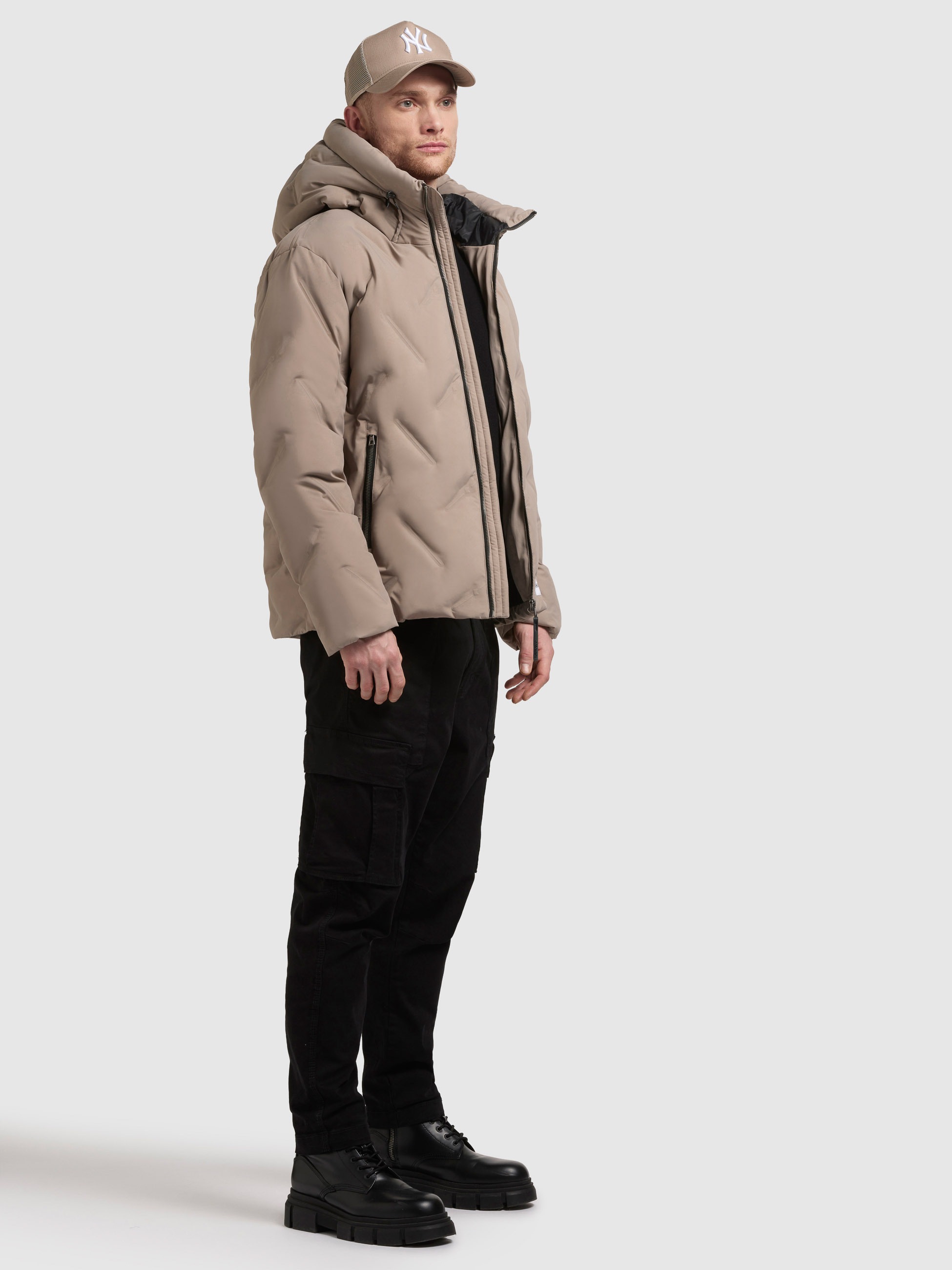 khujo Steppjacke »ONERT« mit Kapuze