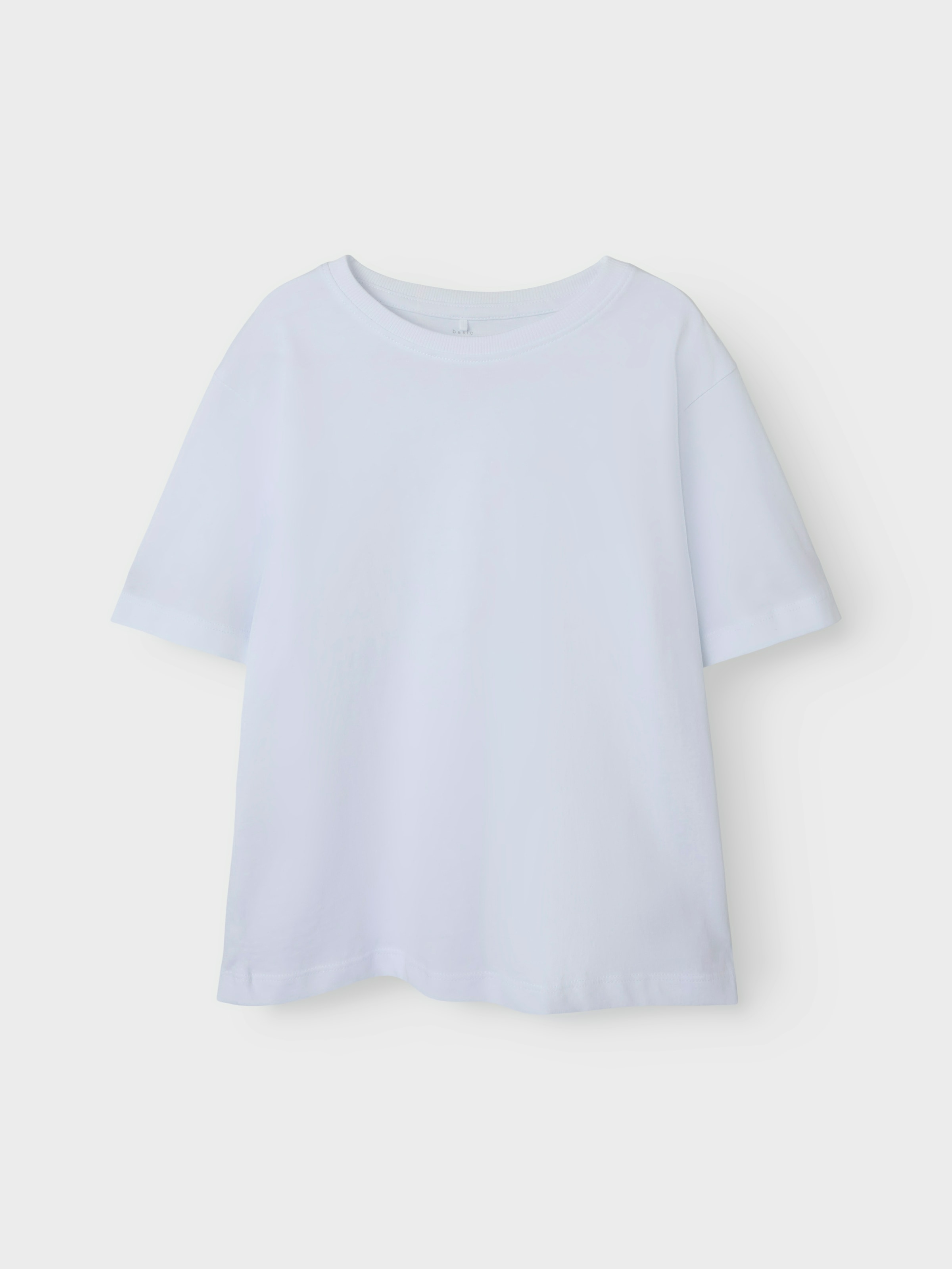 Name It T-Shirt »NKMVOBBO SS NREG TOP NOOS«, loose fit mit leicht überschnittenen Schultern