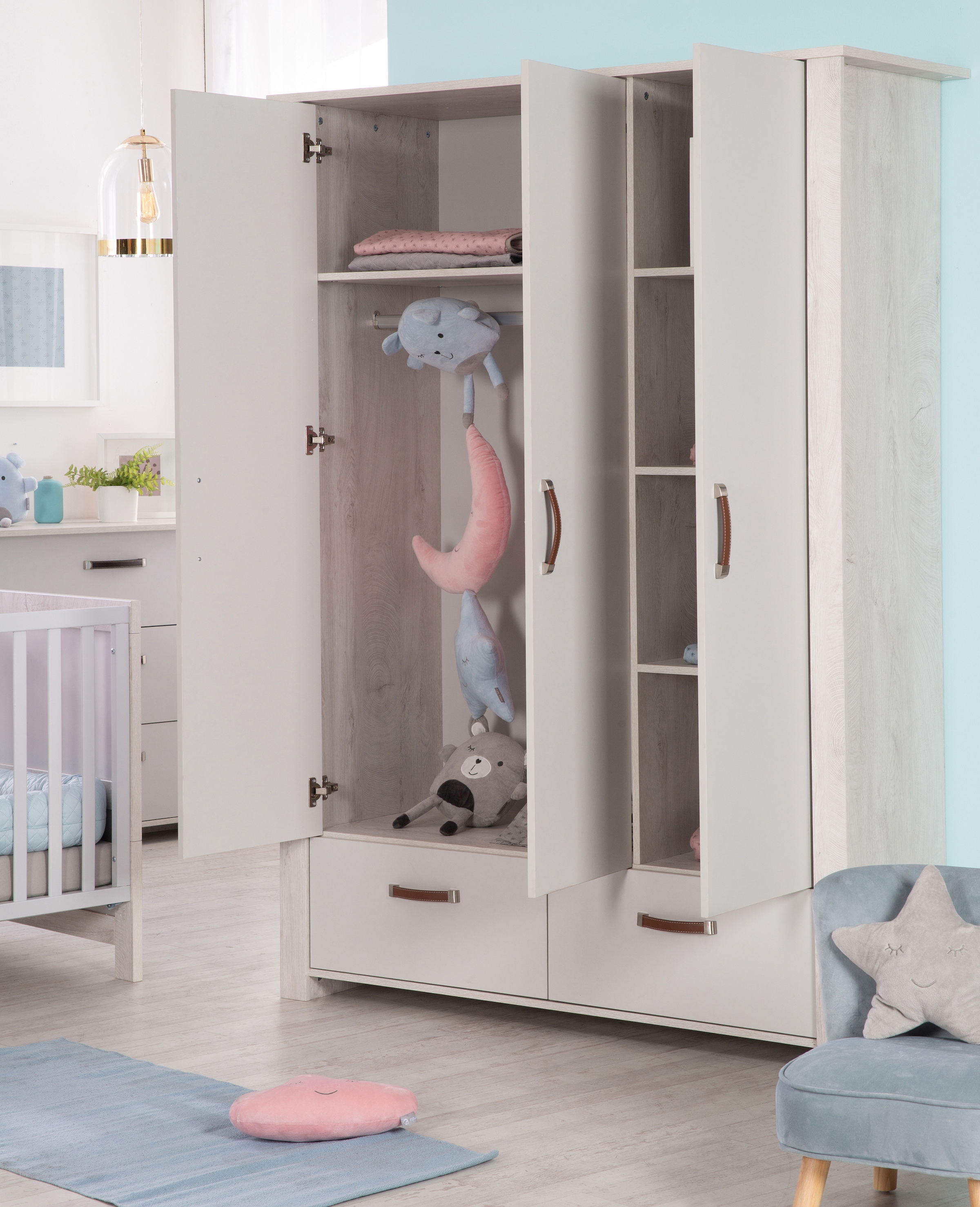 roba® Kleiderschrank »Mila, 3-türig, Kinderkleiderschrank«