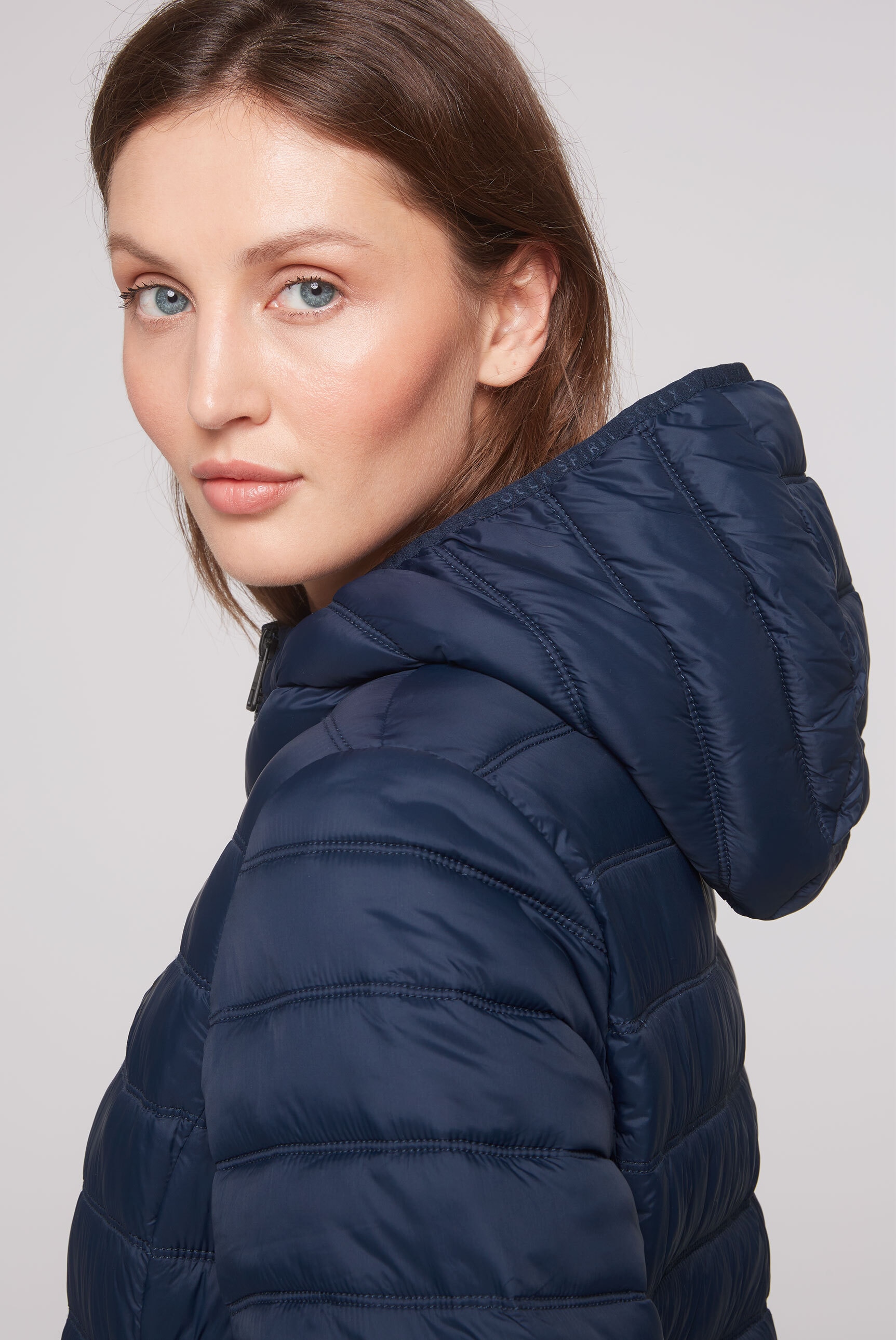 SOCCX Outdoorjacke, mit Kapuze, mit elastischem Saumabschluss