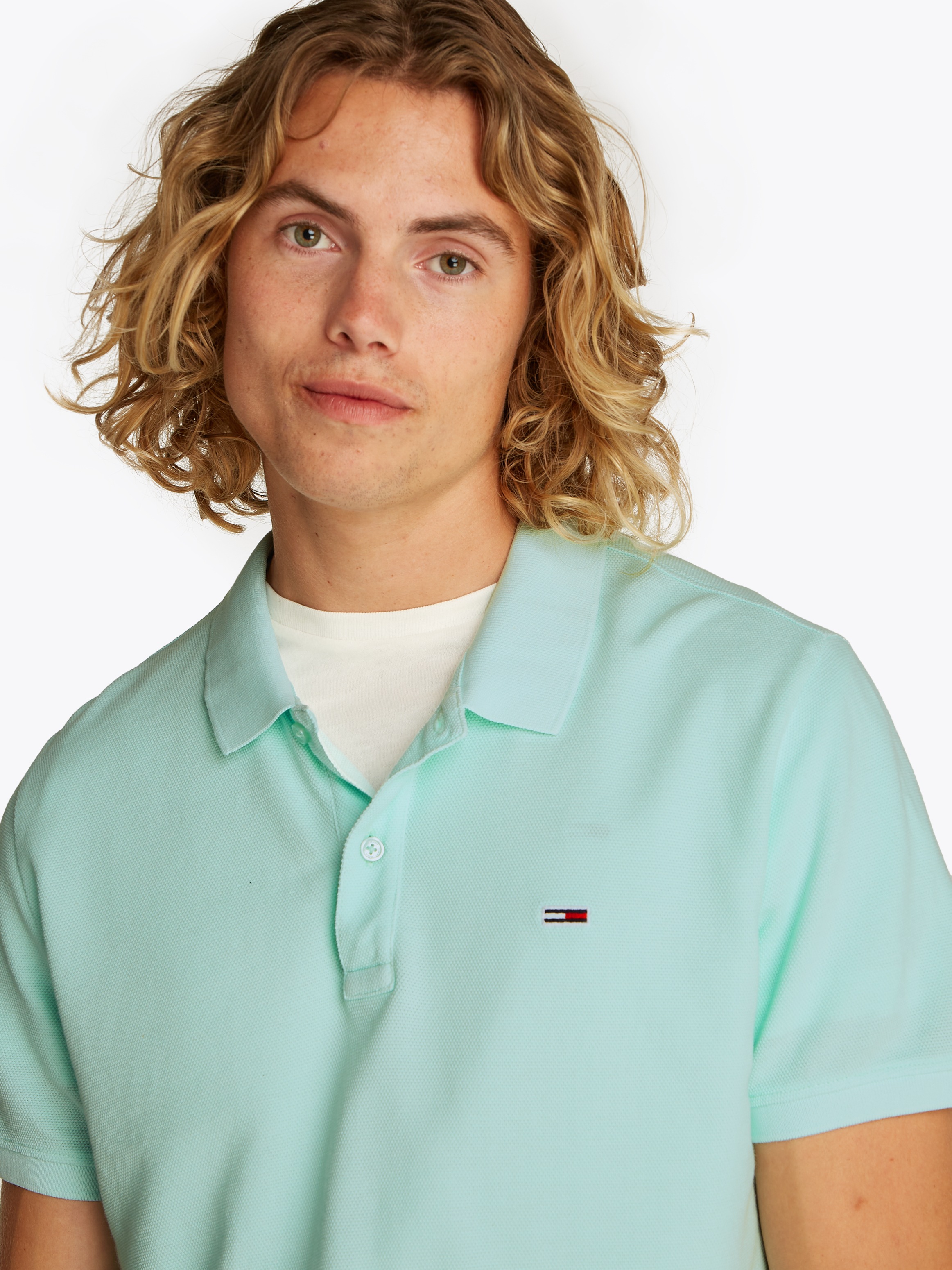 Tommy Jeans Poloshirt "TJM SLIM ESSENTIAL GD POLO SS", mit Logostickerei günstig online kaufen