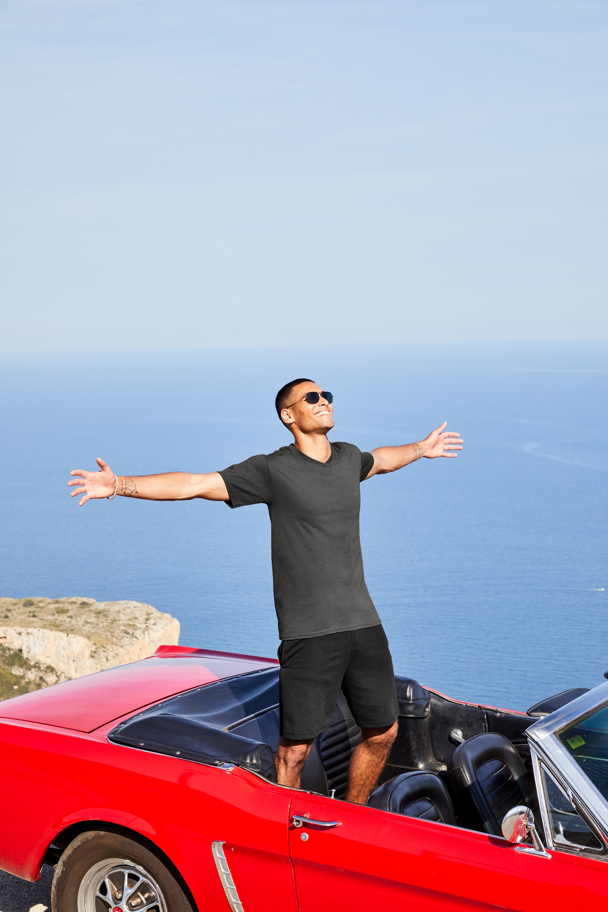 Fruit of the Loom T-Shirt, 6 Stk. aus Baumwolle, V-Ausschnitt, 6-teilig
