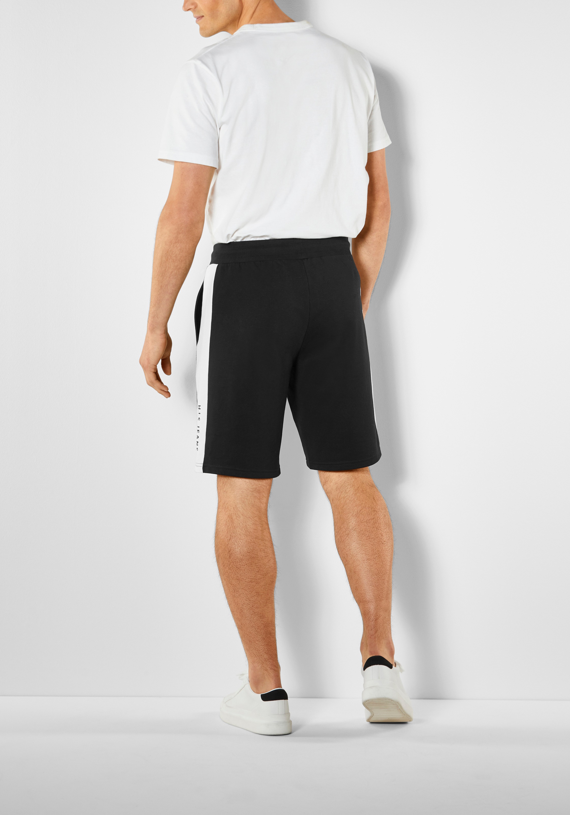 H.I.S Sweatshorts, seitlicher Streifen mit Logodruck