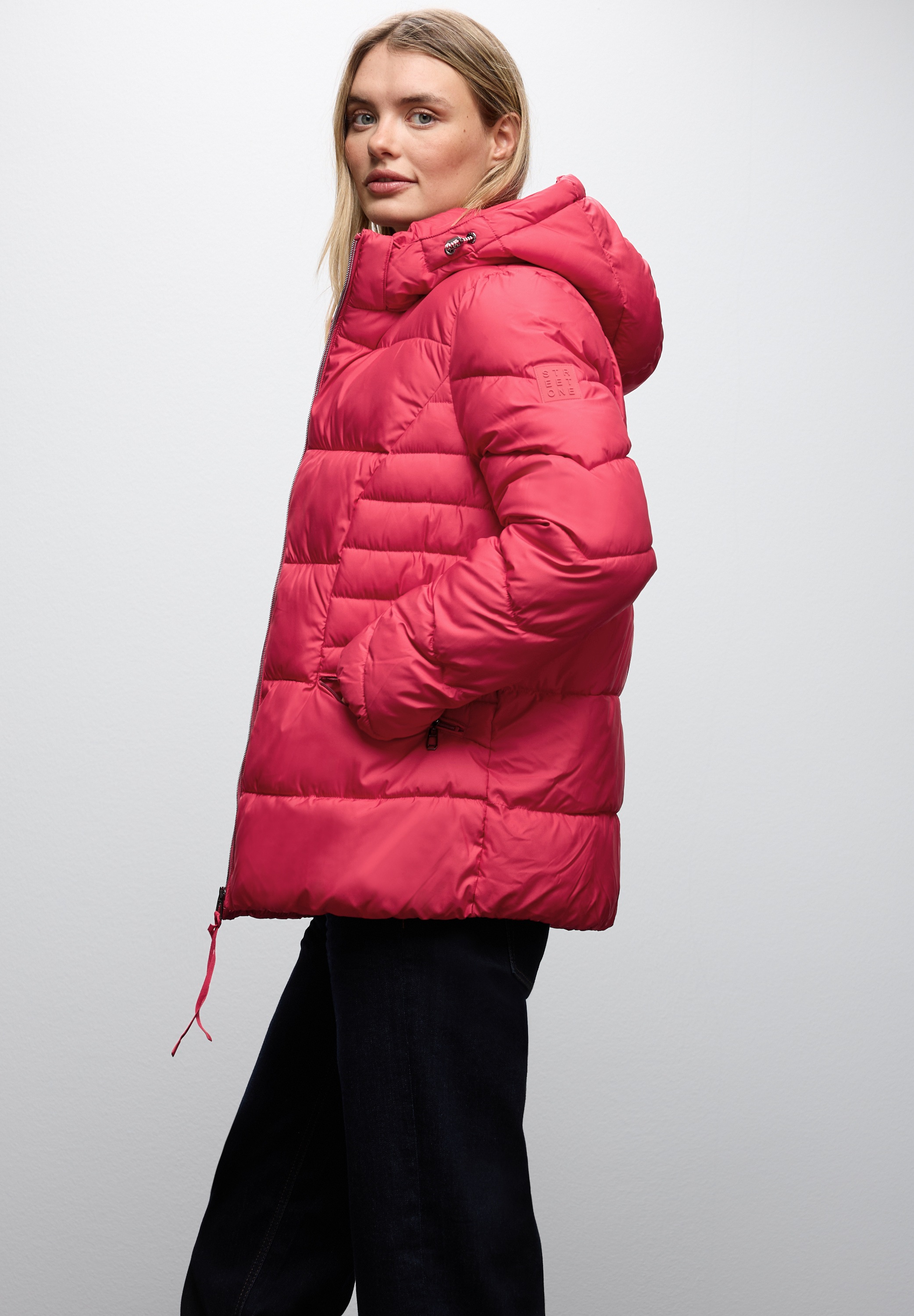 Steppjacke STREET ONE, Damen, Gr. 42, carpet rot, Stoff, Obermaterial: 100% Polyester; Futter: 100% Polyester, unifarben, normal kurz, ohne Ausschnitt, Bündchen, Jacken Steppjacke, mit Kapuze
